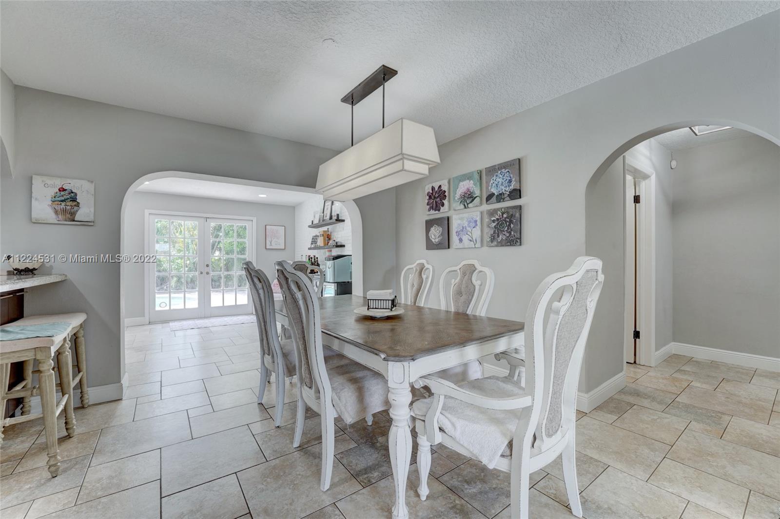 PASADENA LAKES - Residential