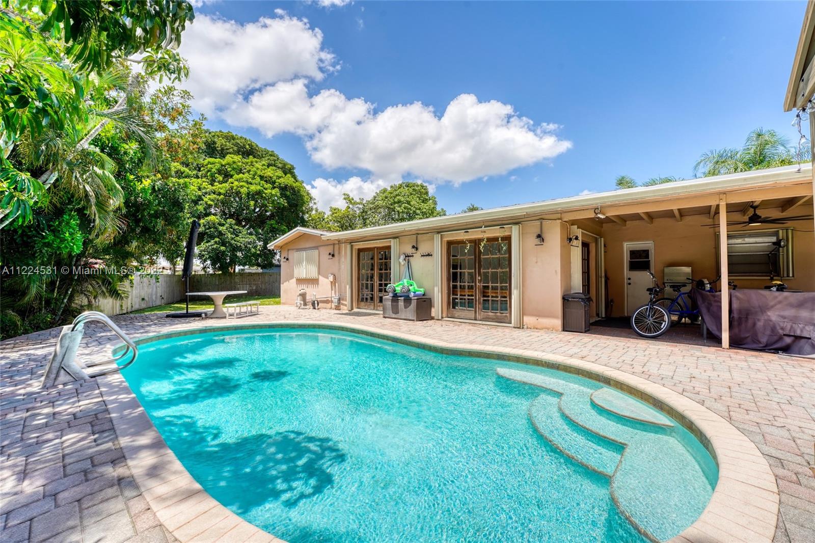 PASADENA LAKES - Residential