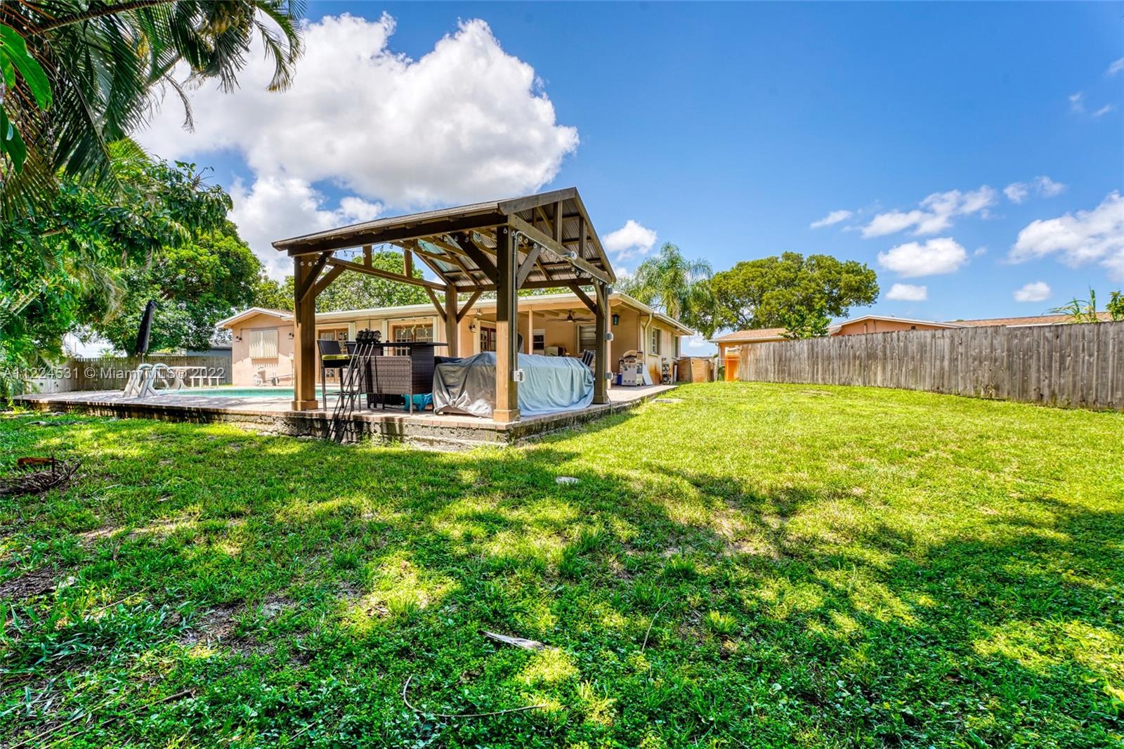 PASADENA LAKES - Residential