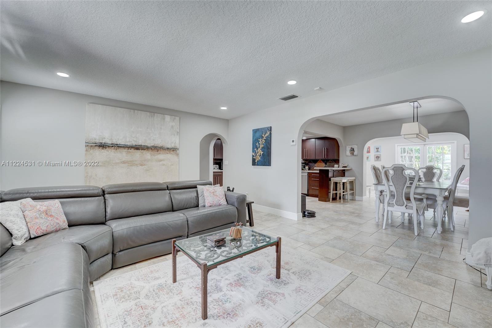 PASADENA LAKES - Residential
