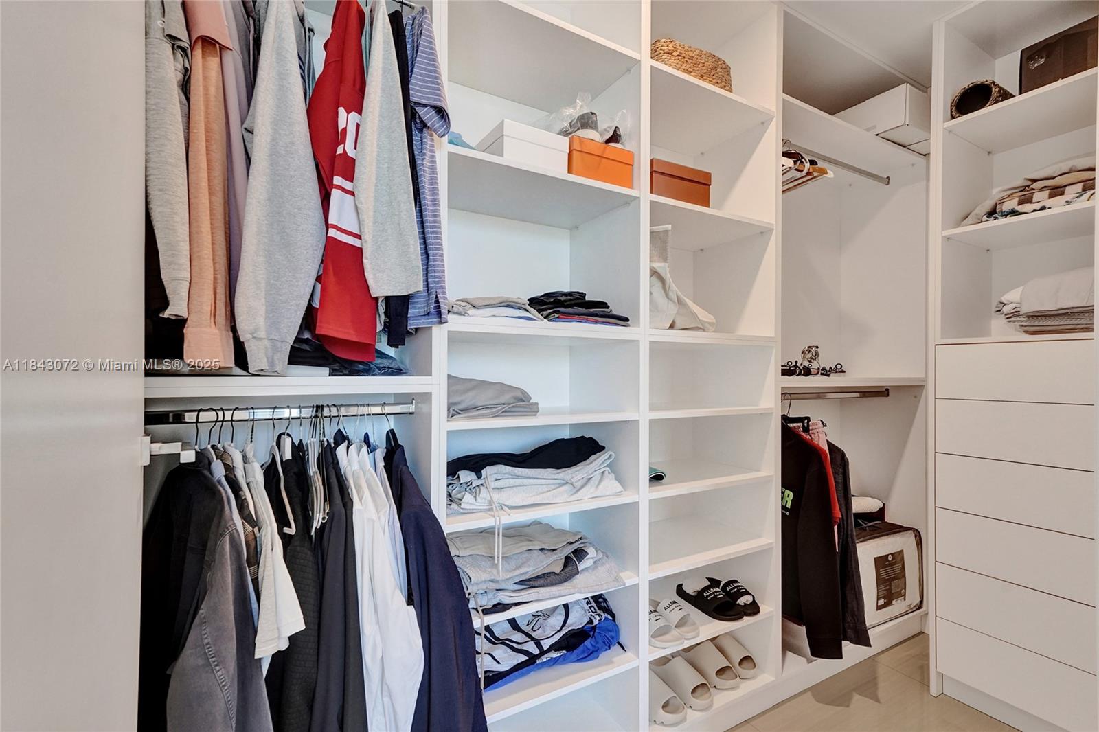 ECHO CONDO - Residential