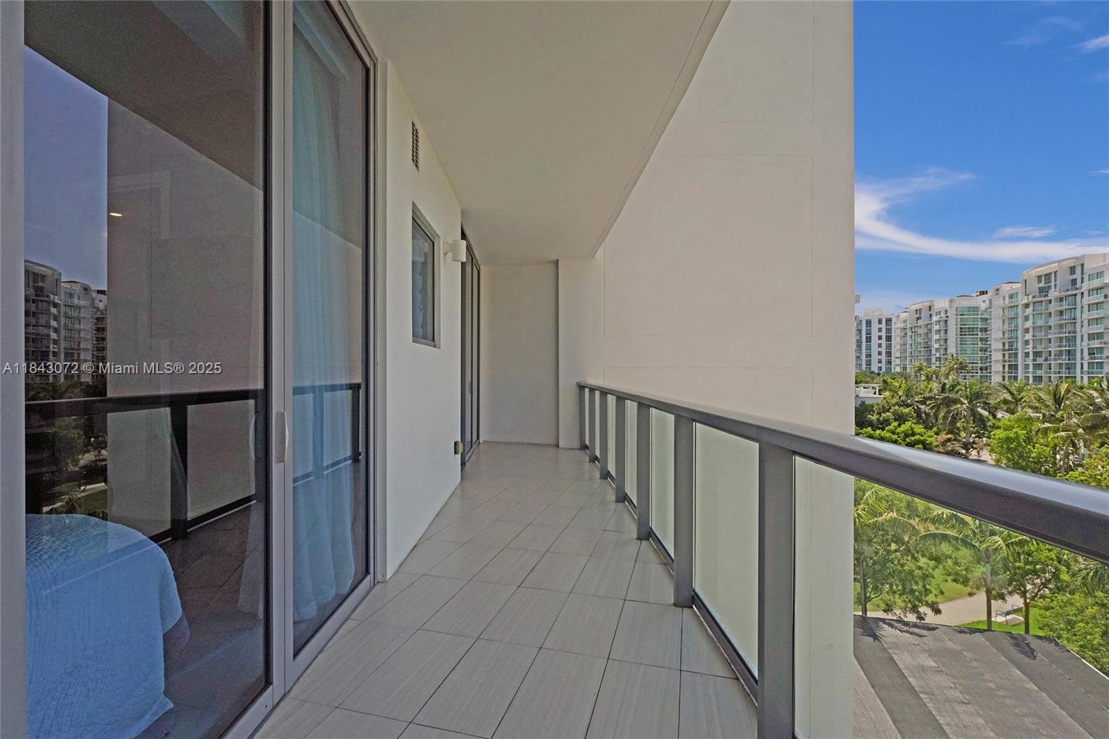 ECHO CONDO - Residential