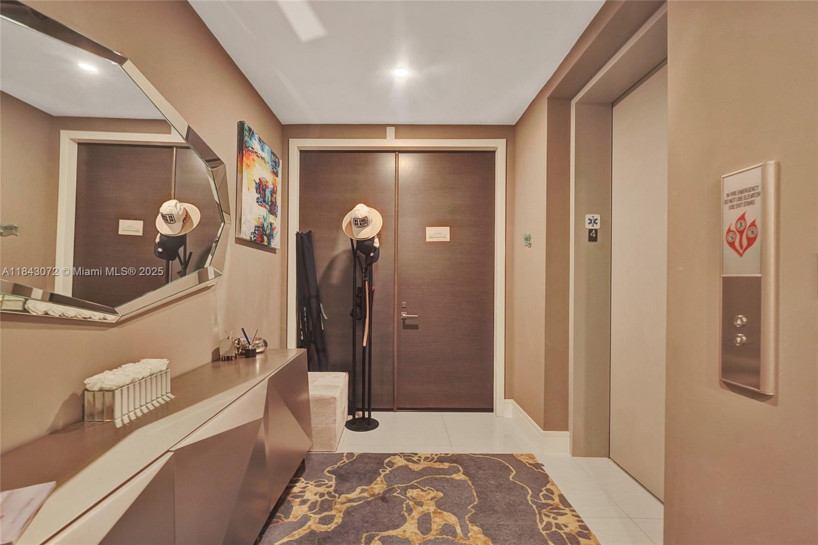 ECHO CONDO - Residential