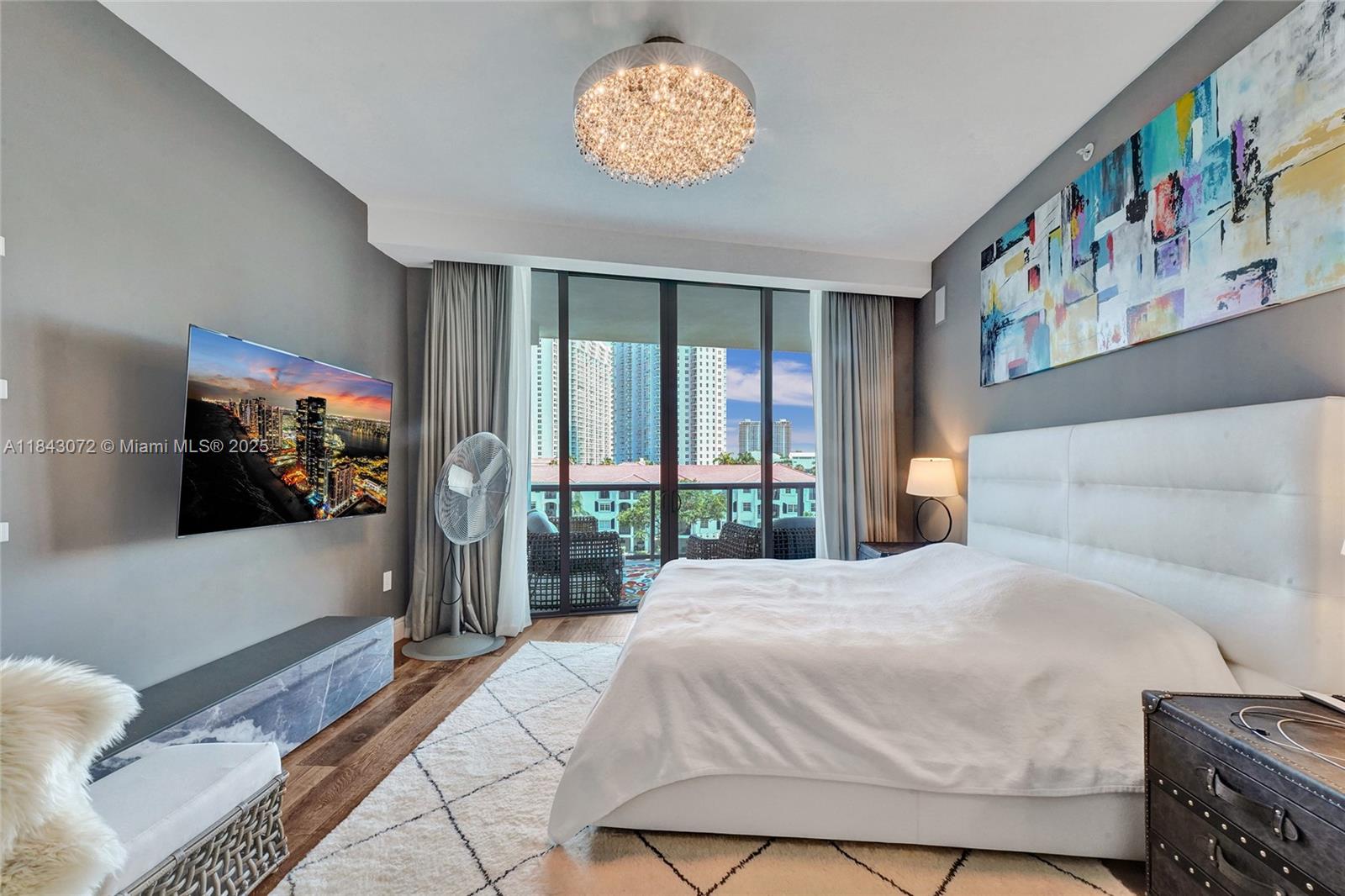 ECHO CONDO - Residential
