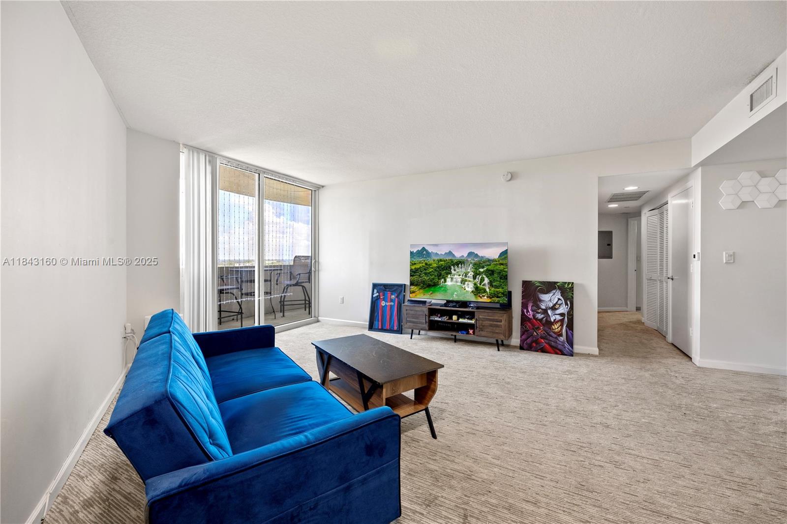TURNBERRY ON THE GREEN CO - Residential