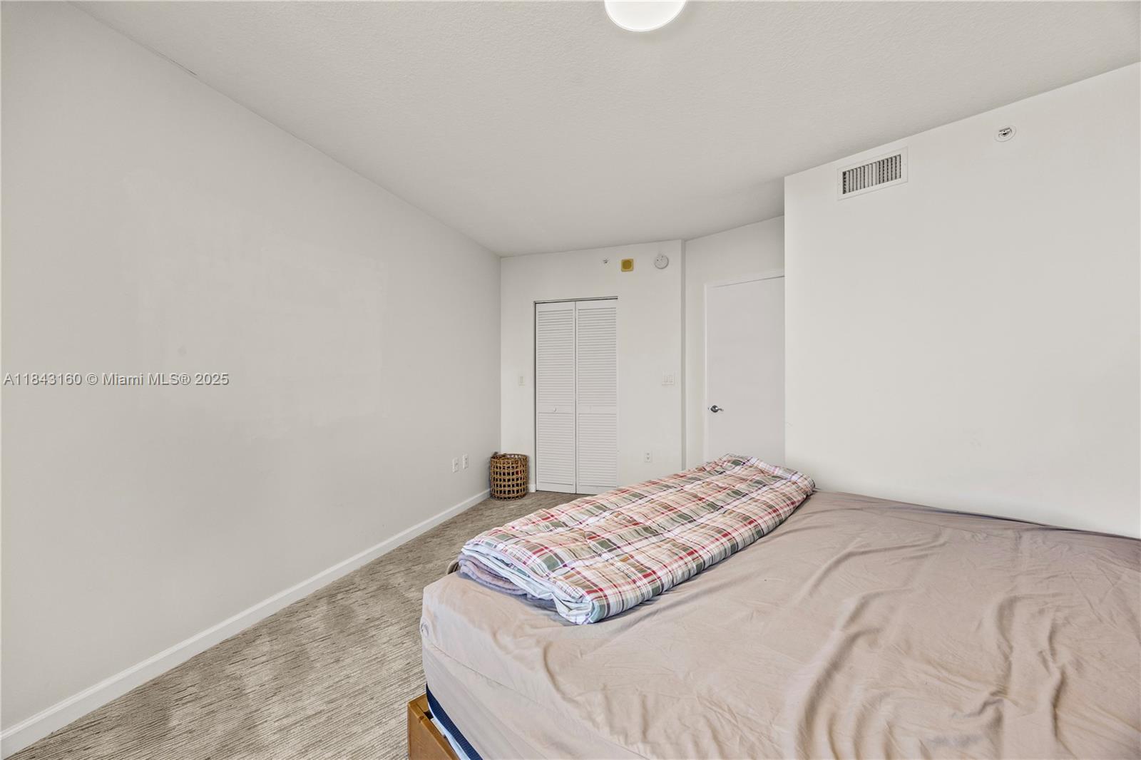 TURNBERRY ON THE GREEN CO - Residential
