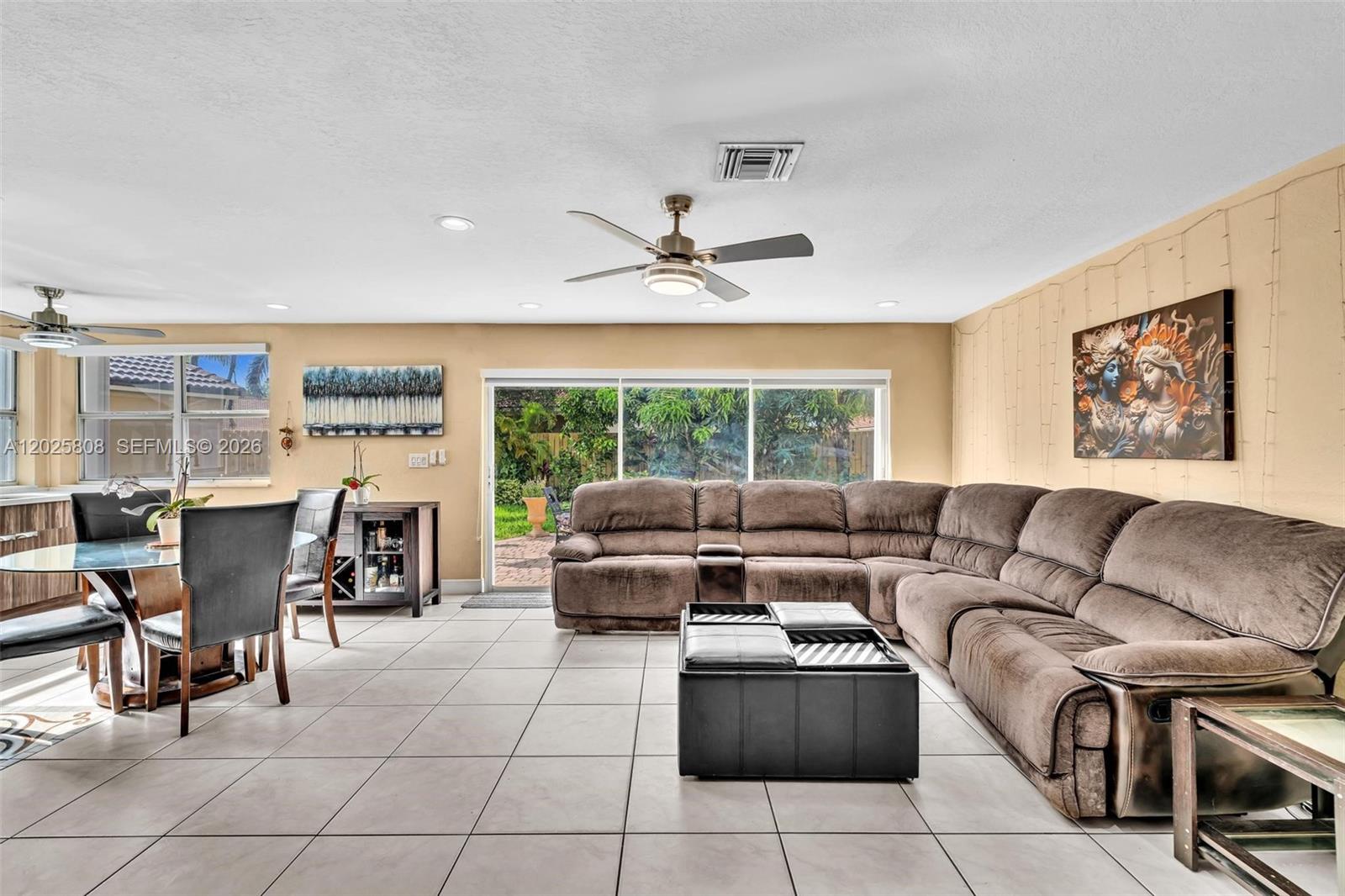 SAPPHIRE POINTE - DIAMOND - Residential Lease