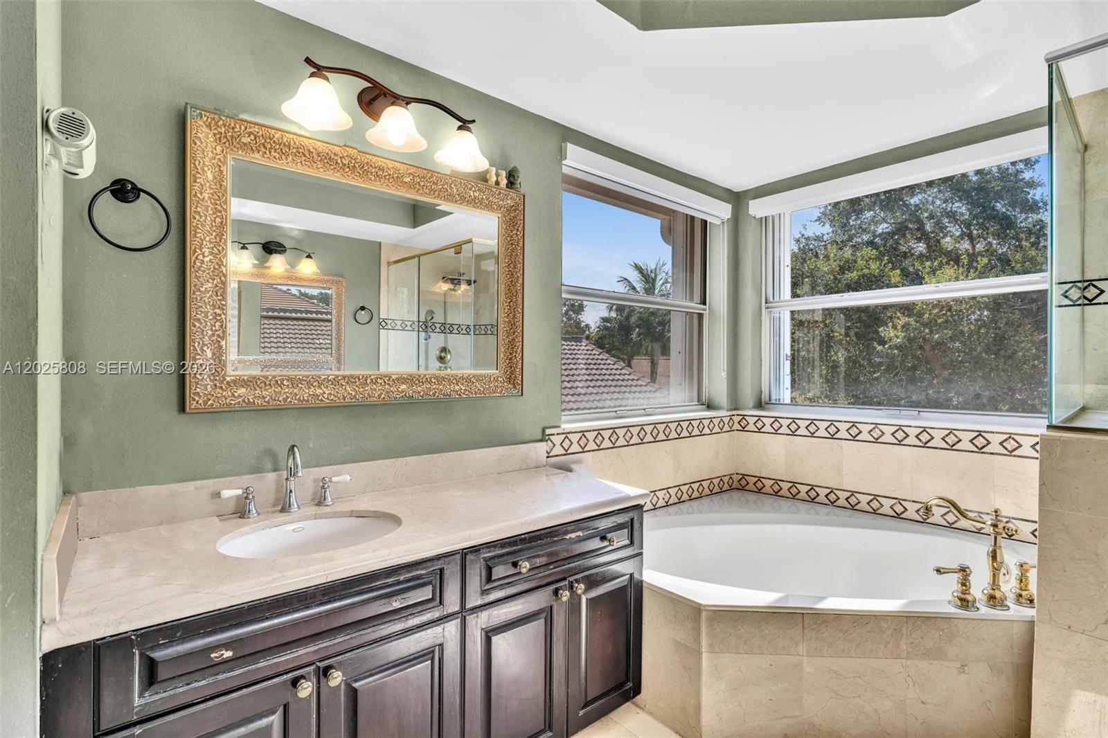 SAPPHIRE POINTE - DIAMOND - Residential Lease