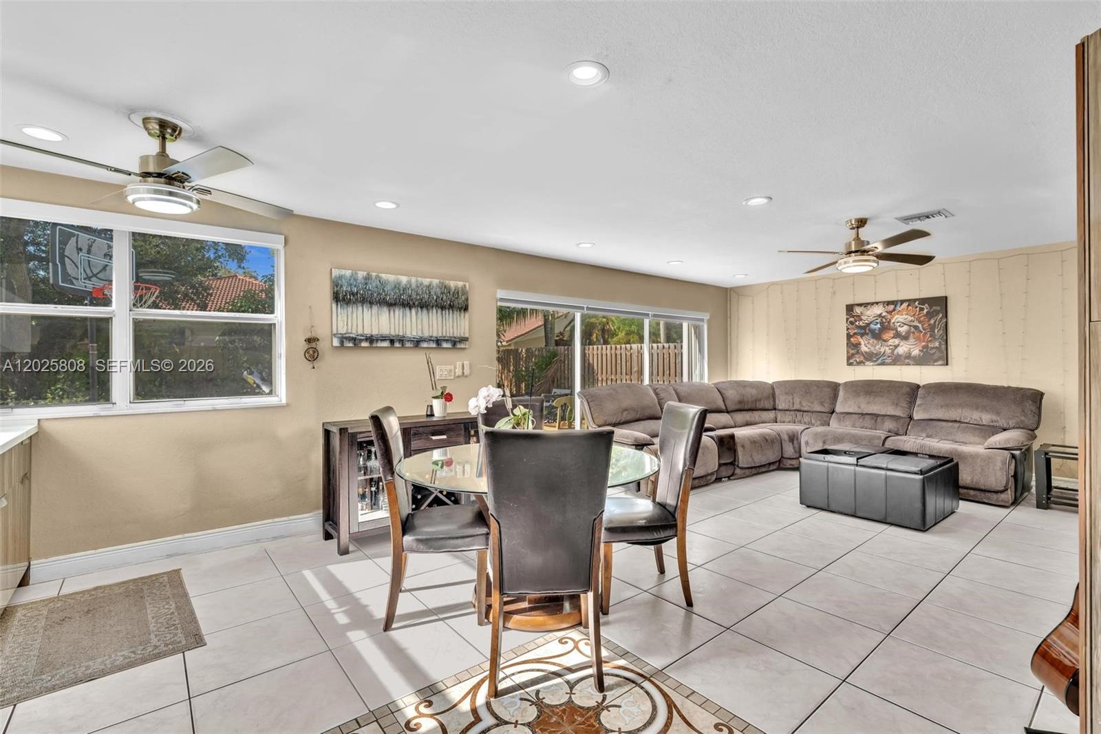 SAPPHIRE POINTE - DIAMOND - Residential Lease