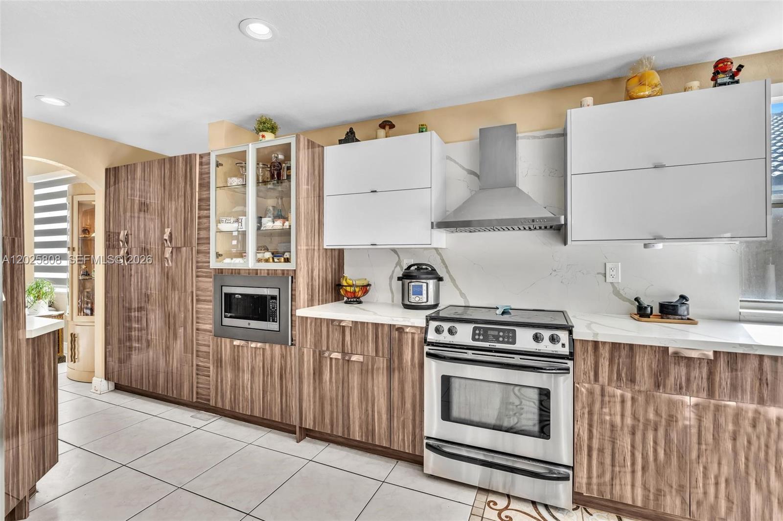 SAPPHIRE POINTE - DIAMOND - Residential Lease