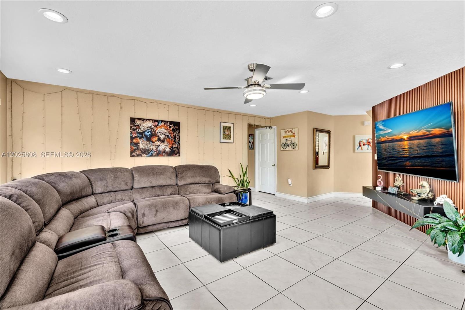 SAPPHIRE POINTE - DIAMOND - Residential Lease