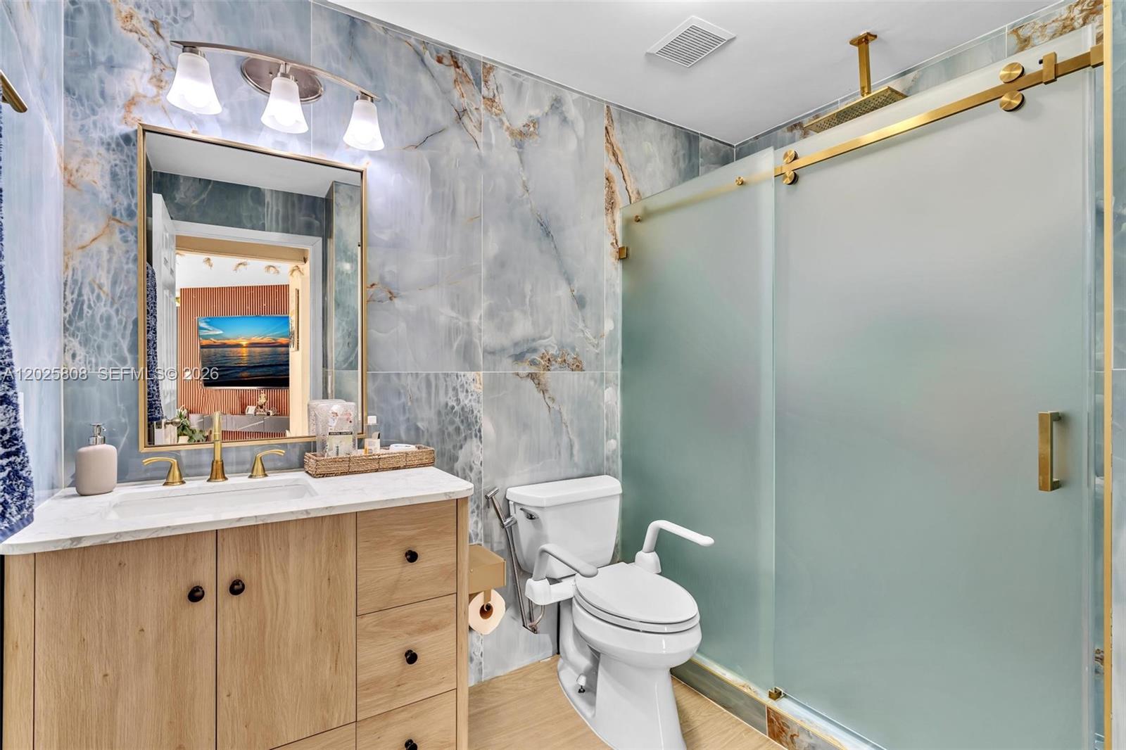 SAPPHIRE POINTE - DIAMOND - Residential Lease