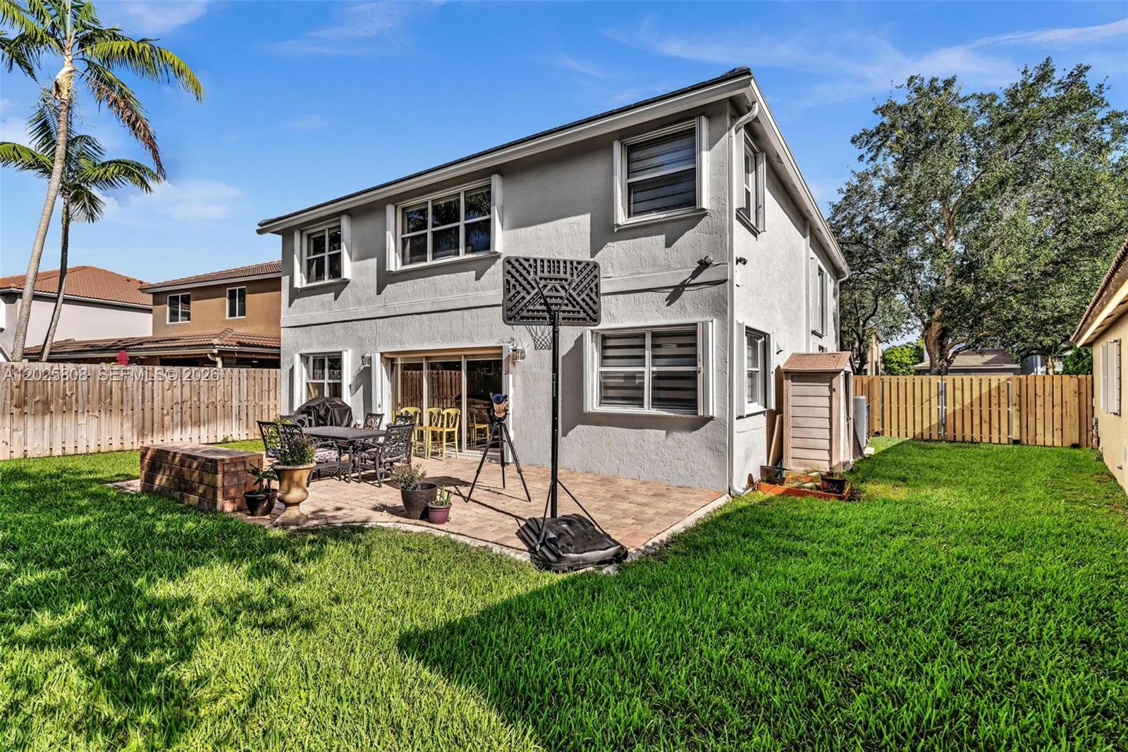 SAPPHIRE POINTE - DIAMOND - Residential Lease
