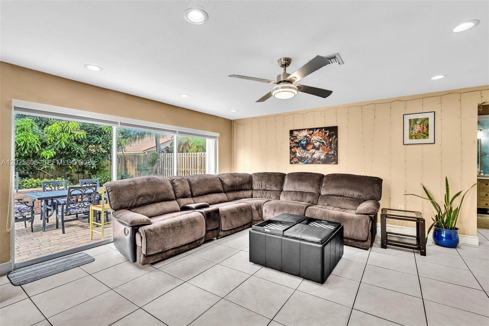 SAPPHIRE POINTE - DIAMOND - Residential Lease