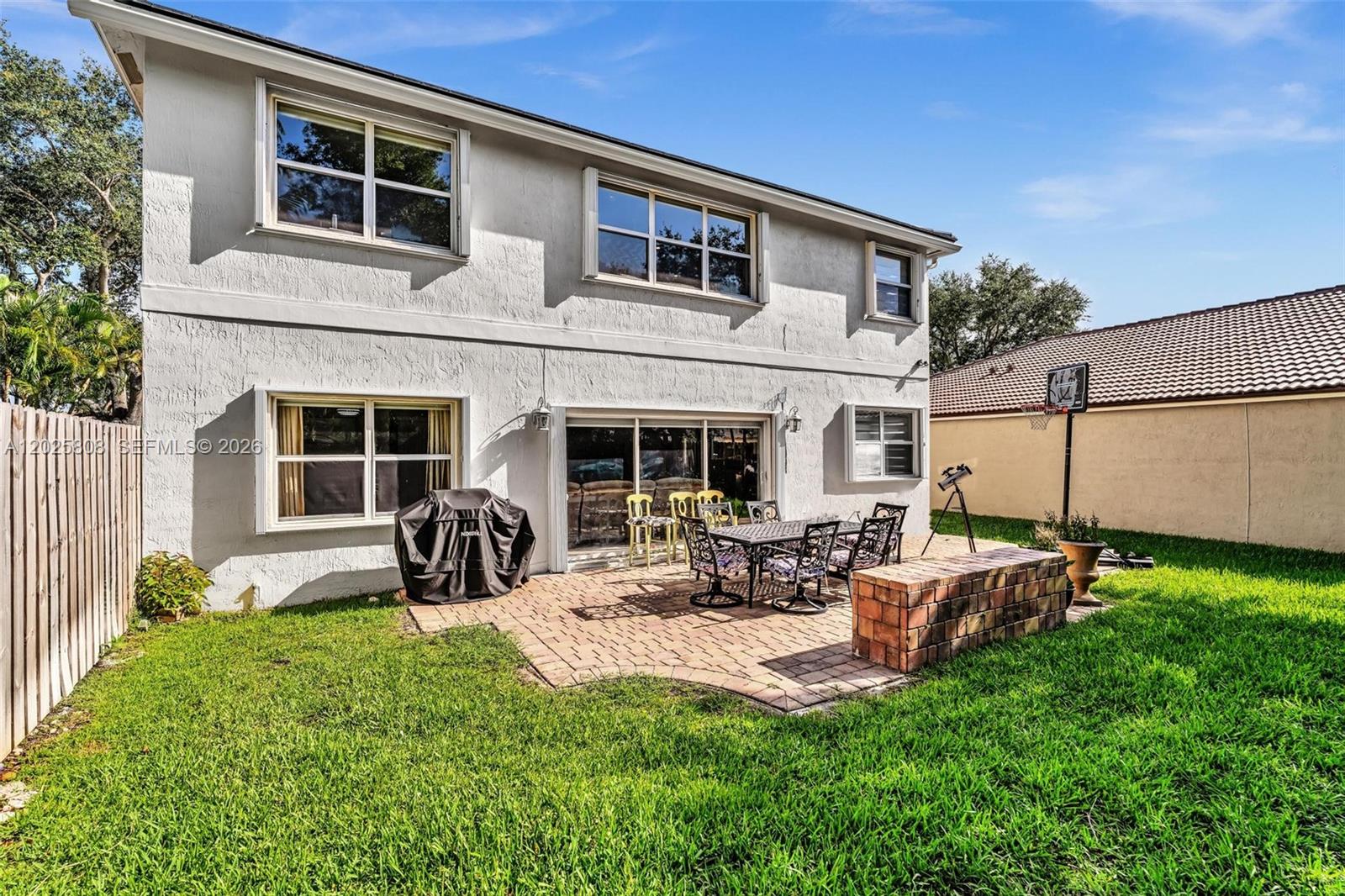 SAPPHIRE POINTE - DIAMOND - Residential Lease