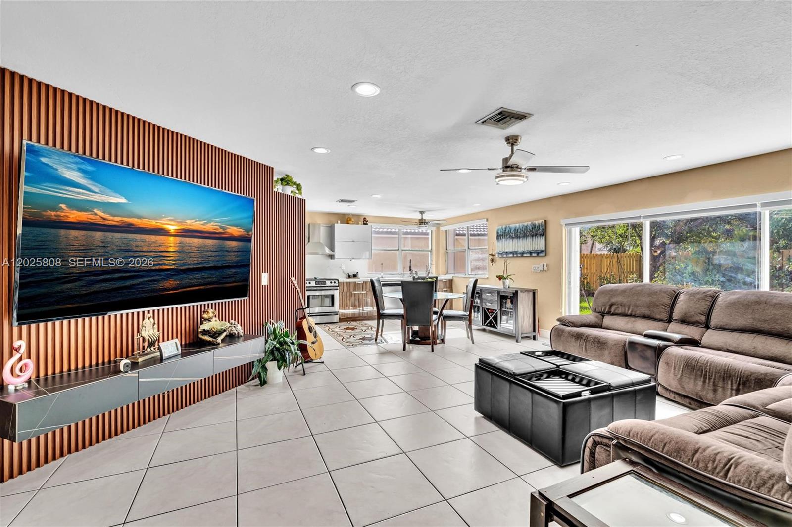 SAPPHIRE POINTE - DIAMOND - Residential Lease