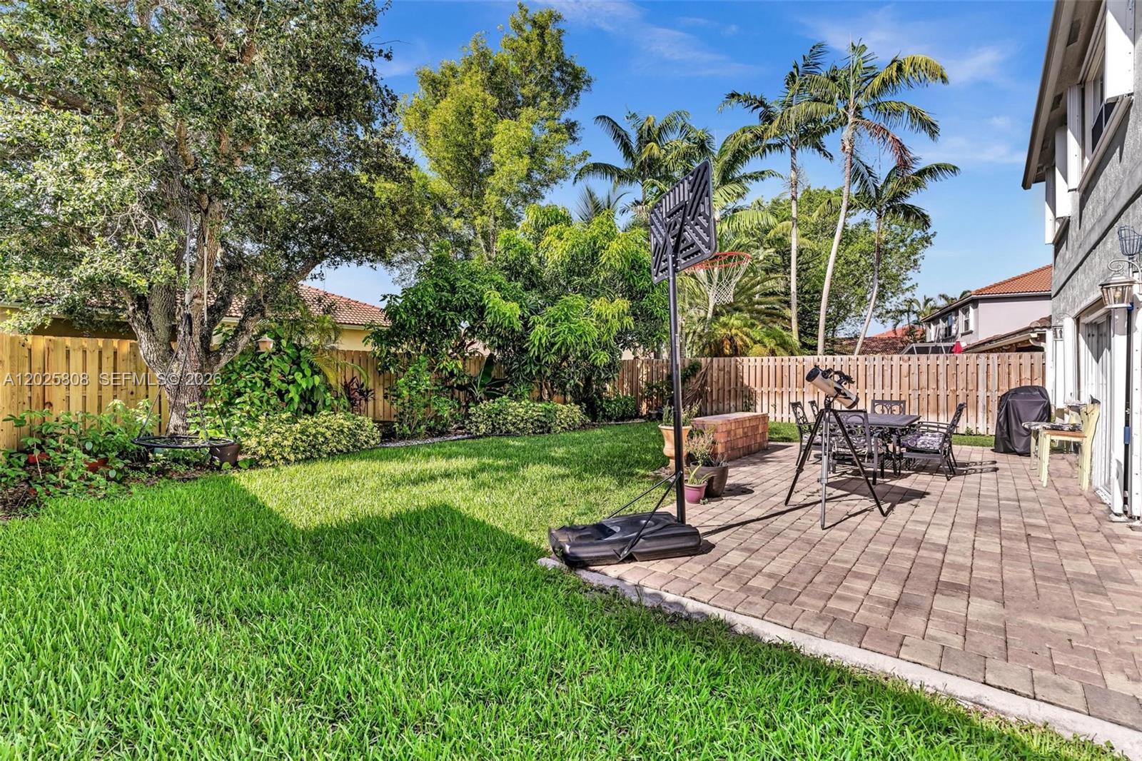 SAPPHIRE POINTE - DIAMOND - Residential Lease