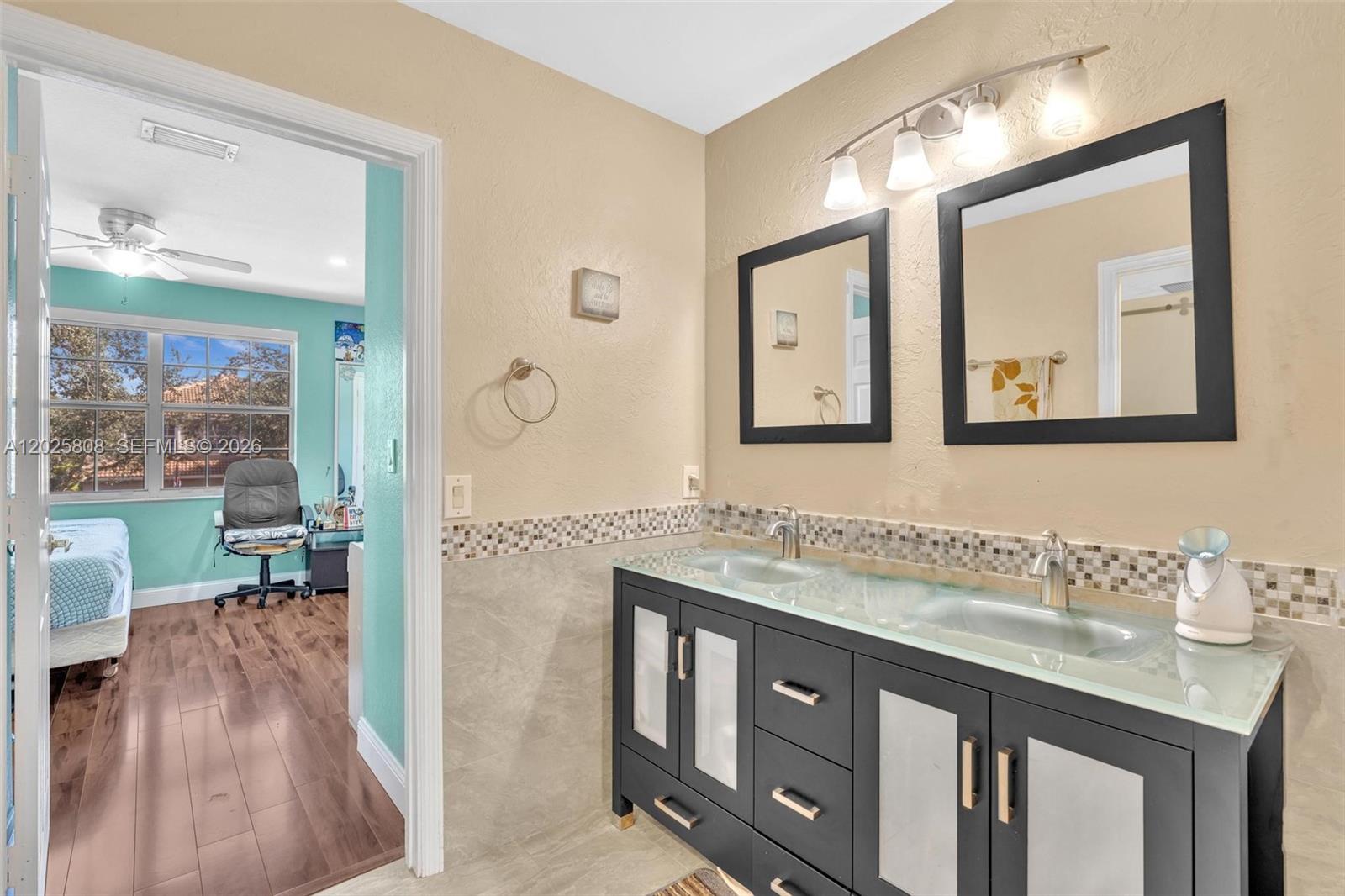 SAPPHIRE POINTE - DIAMOND - Residential Lease