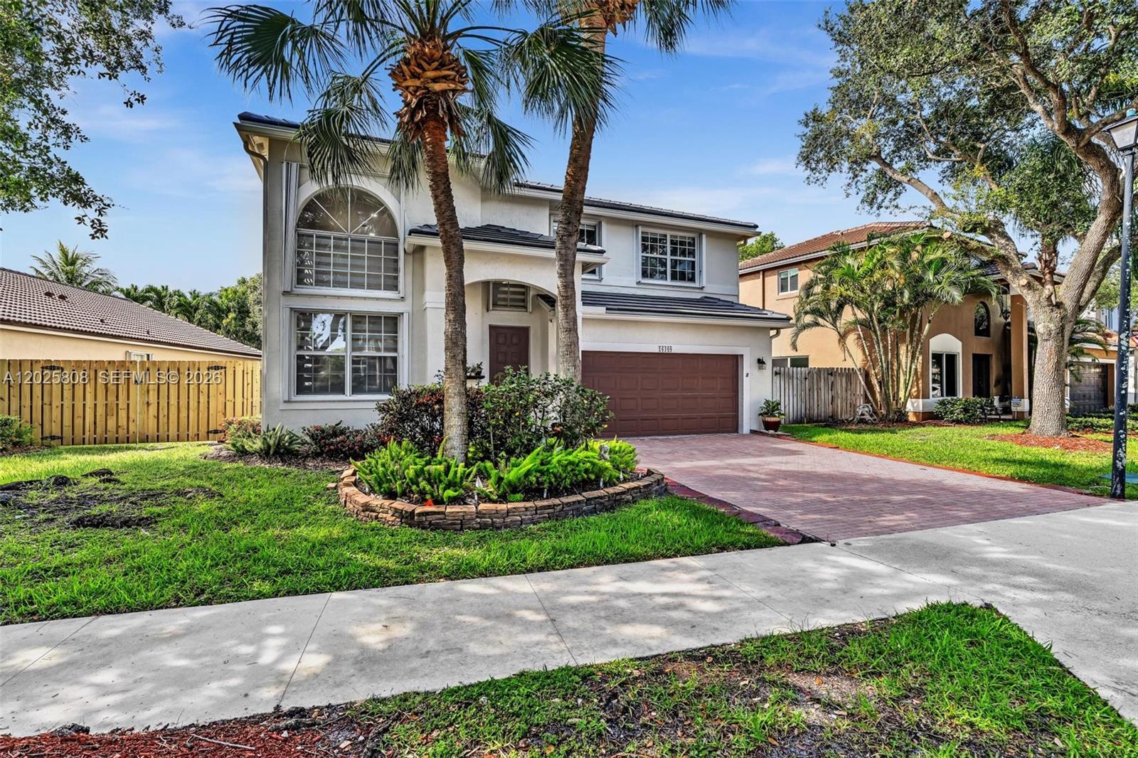 SAPPHIRE POINTE - DIAMOND - Residential Lease