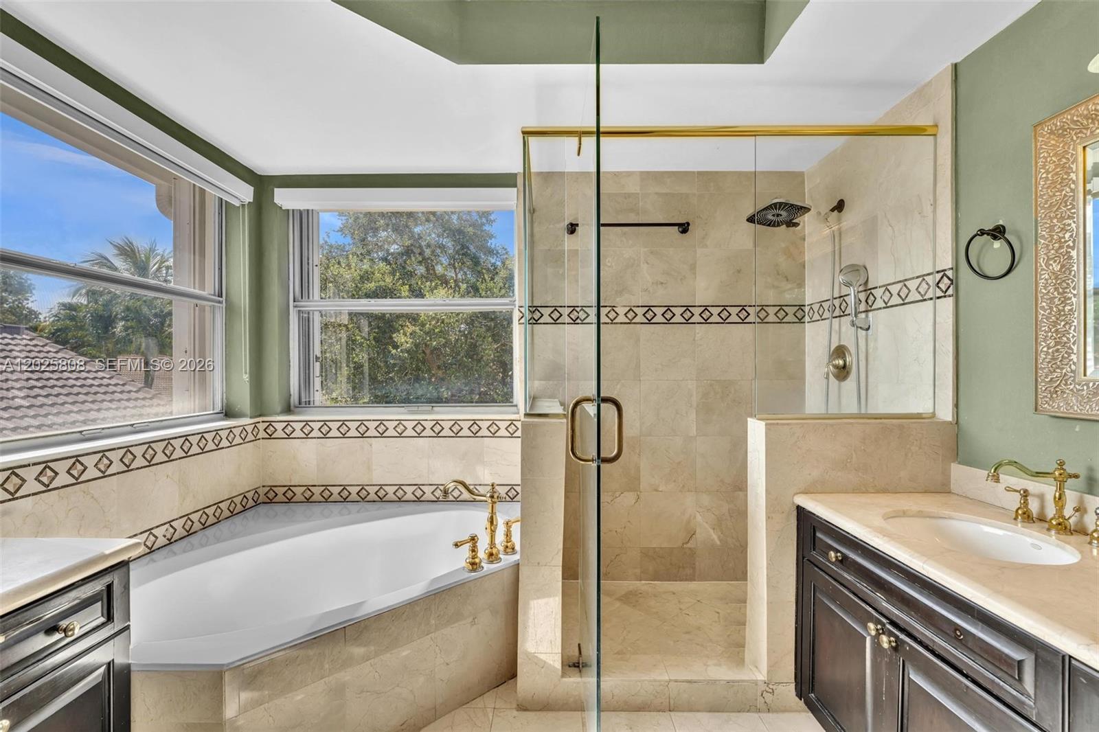 SAPPHIRE POINTE - DIAMOND - Residential Lease
