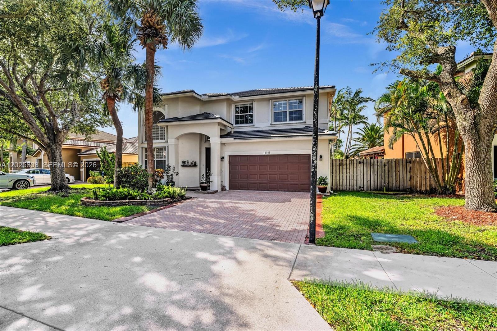 SAPPHIRE POINTE - DIAMOND - Residential Lease