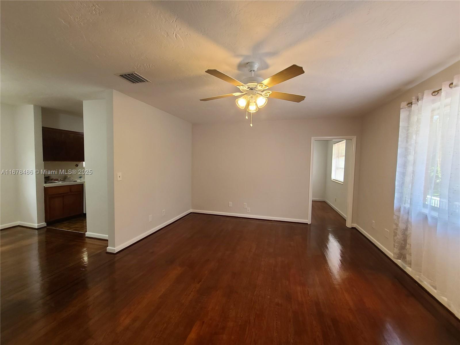 HOLLYWOOD COUNTRY ESTATES - Residential Lease