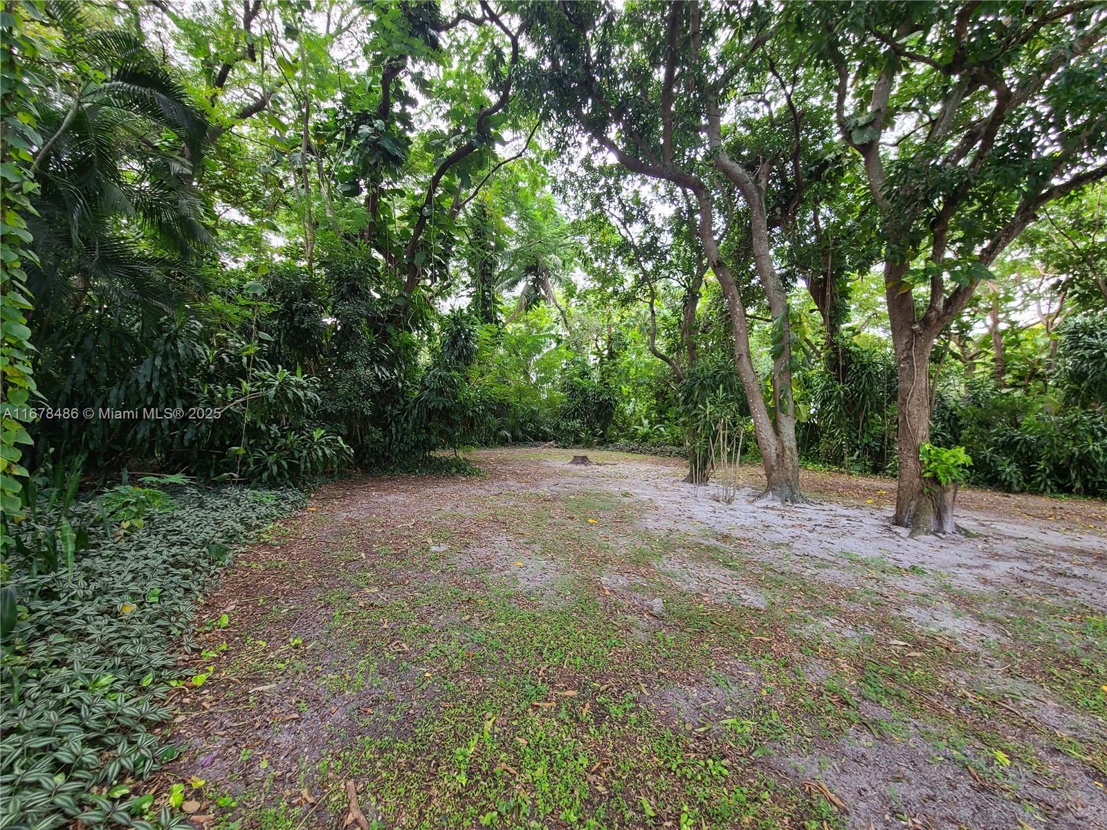 HOLLYWOOD COUNTRY ESTATES - Residential Lease