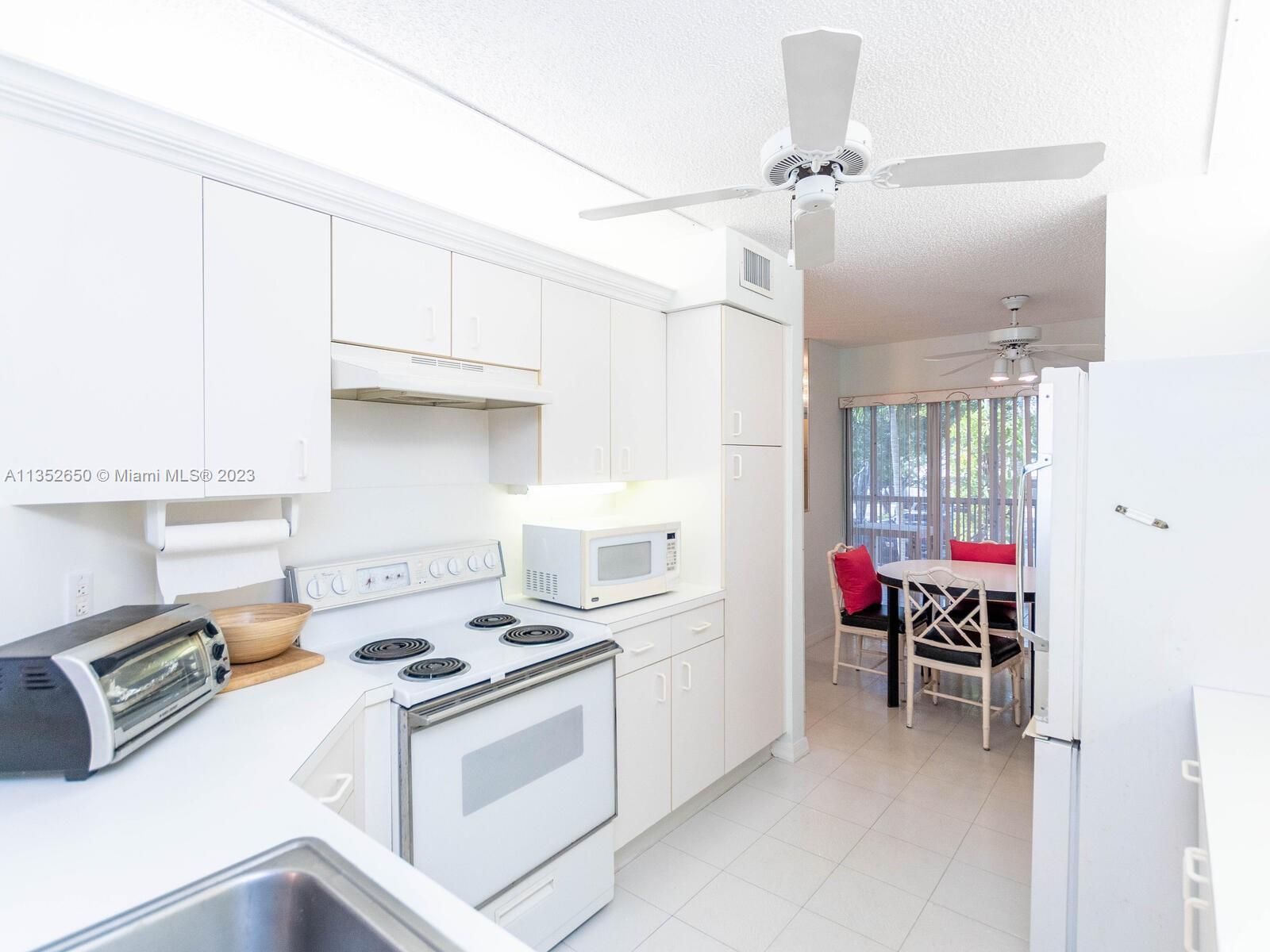 TRENT CONDOMINIUM E - Residential Lease