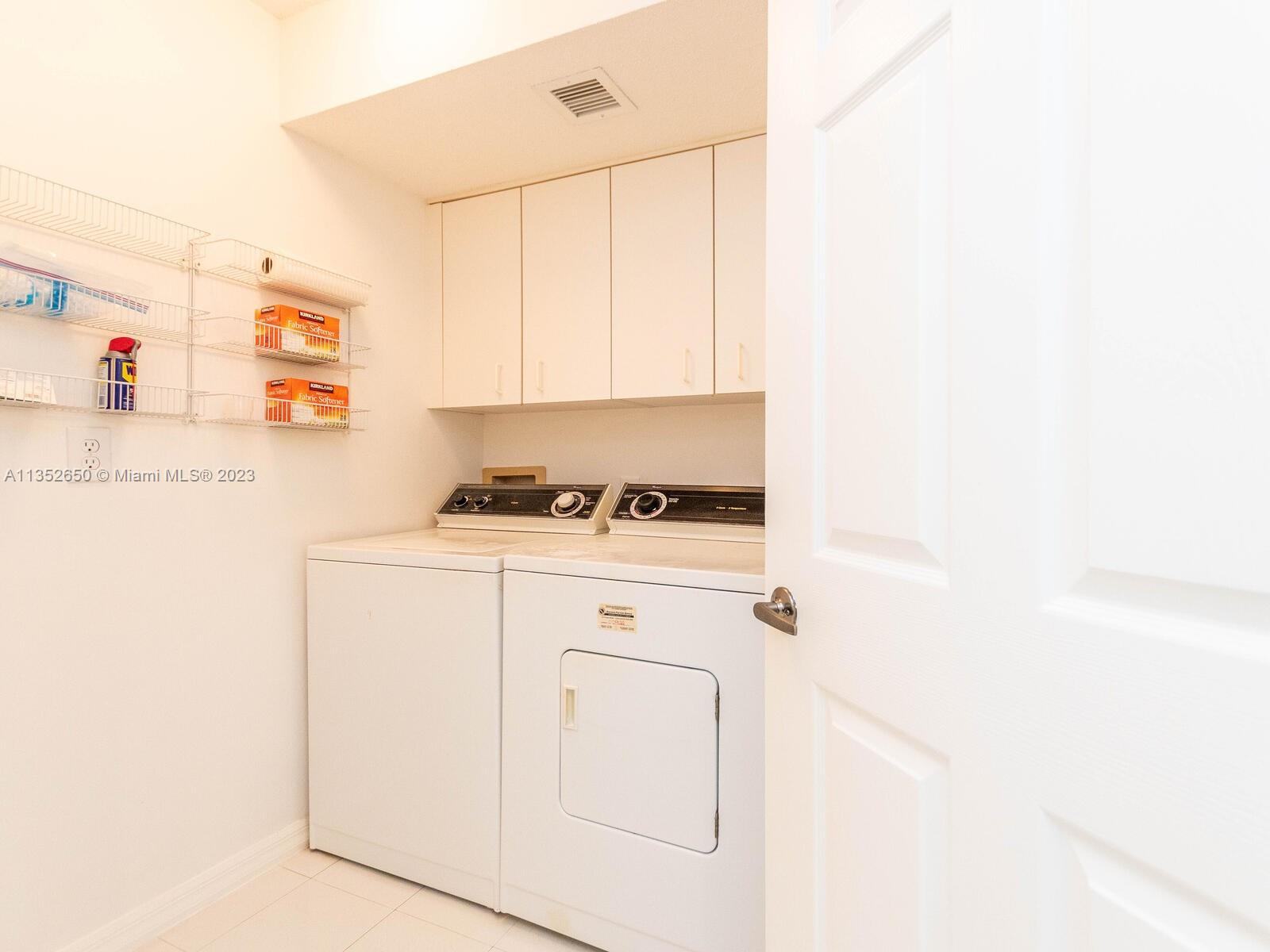 TRENT CONDOMINIUM E - Residential Lease