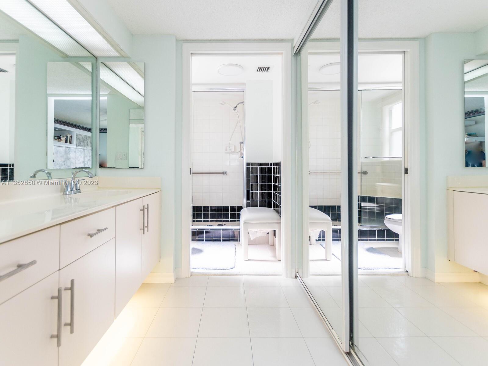 TRENT CONDOMINIUM E - Residential Lease