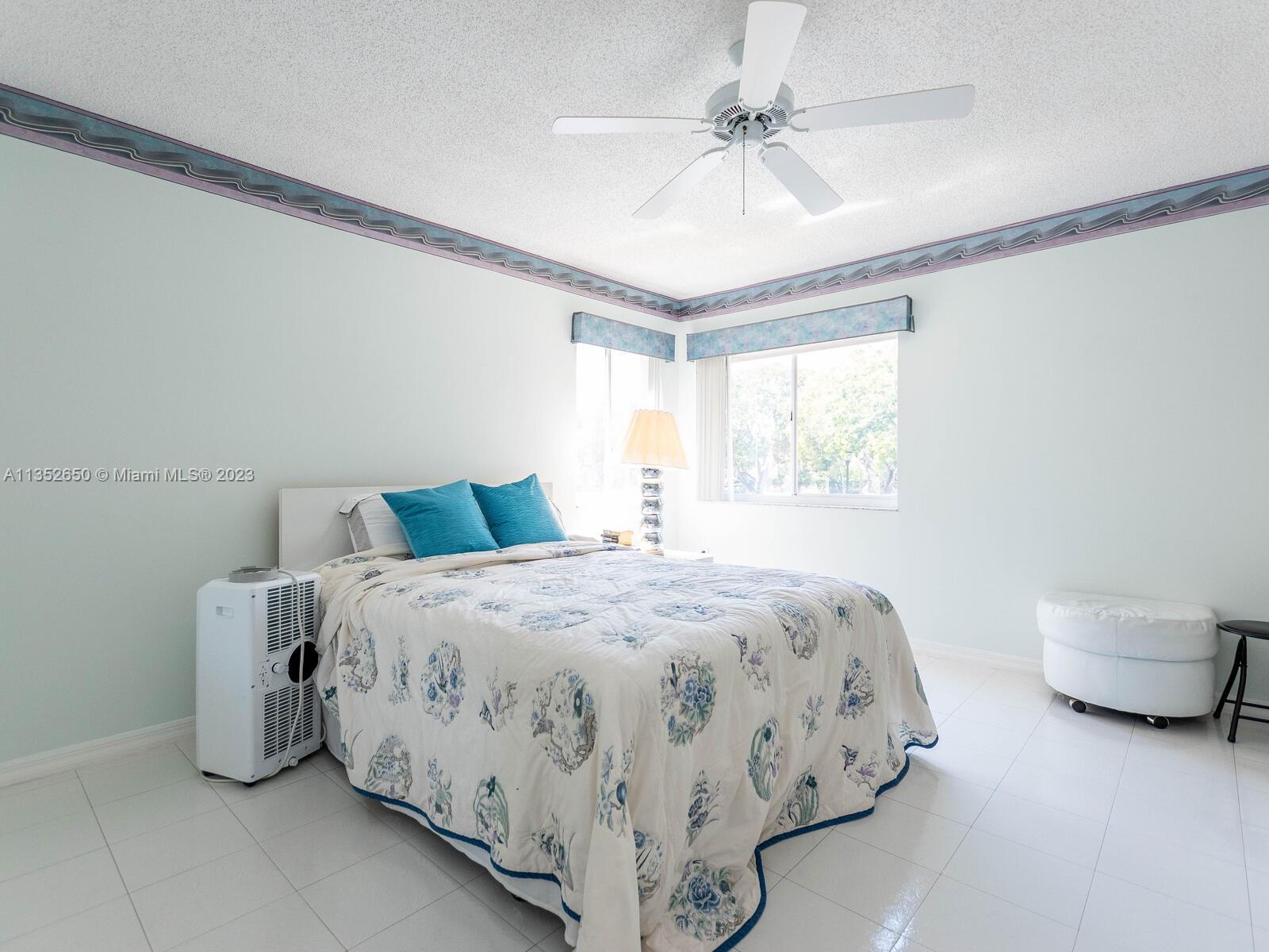 TRENT CONDOMINIUM E - Residential Lease