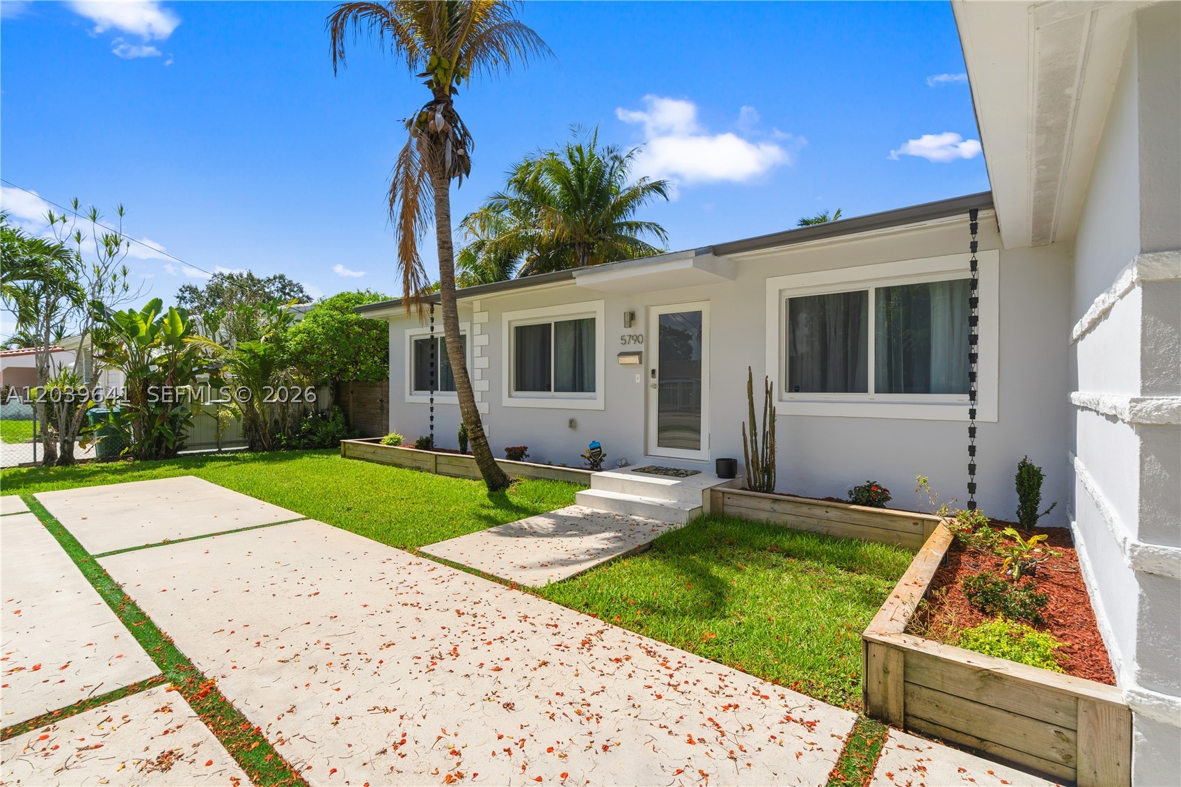 WESTLAWN-CORRECTED PLAT - Residential