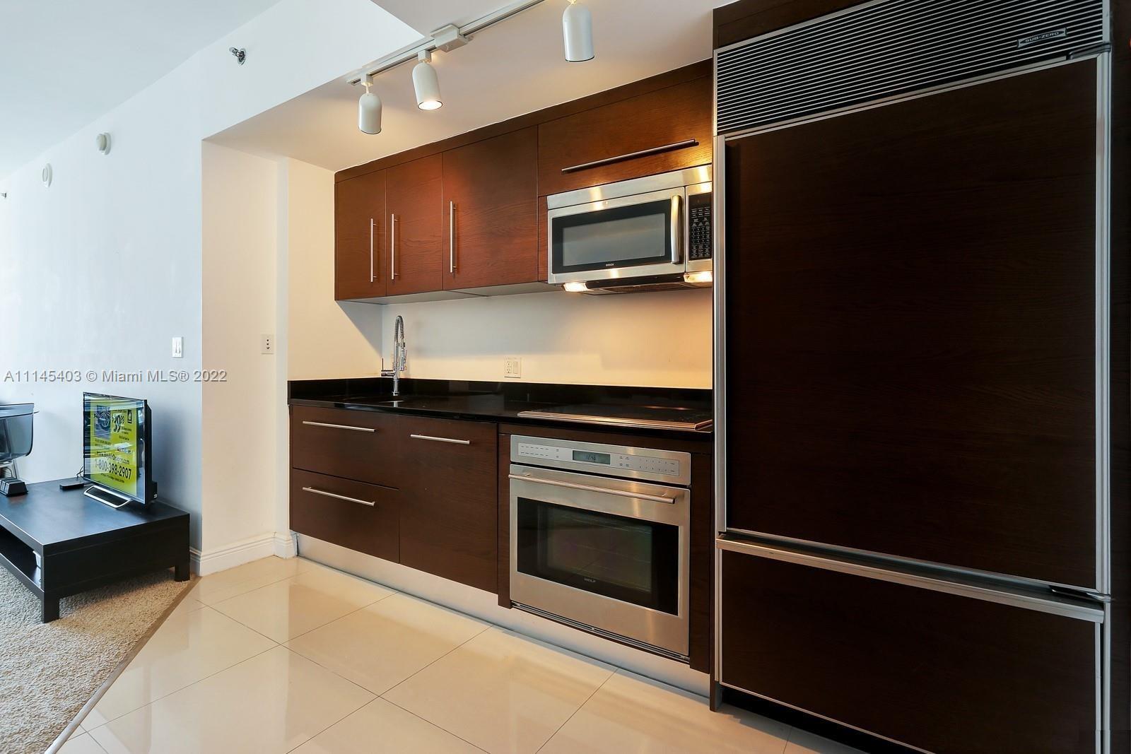 ICONBRICKELL CONDO NO 1 - Residential Lease
