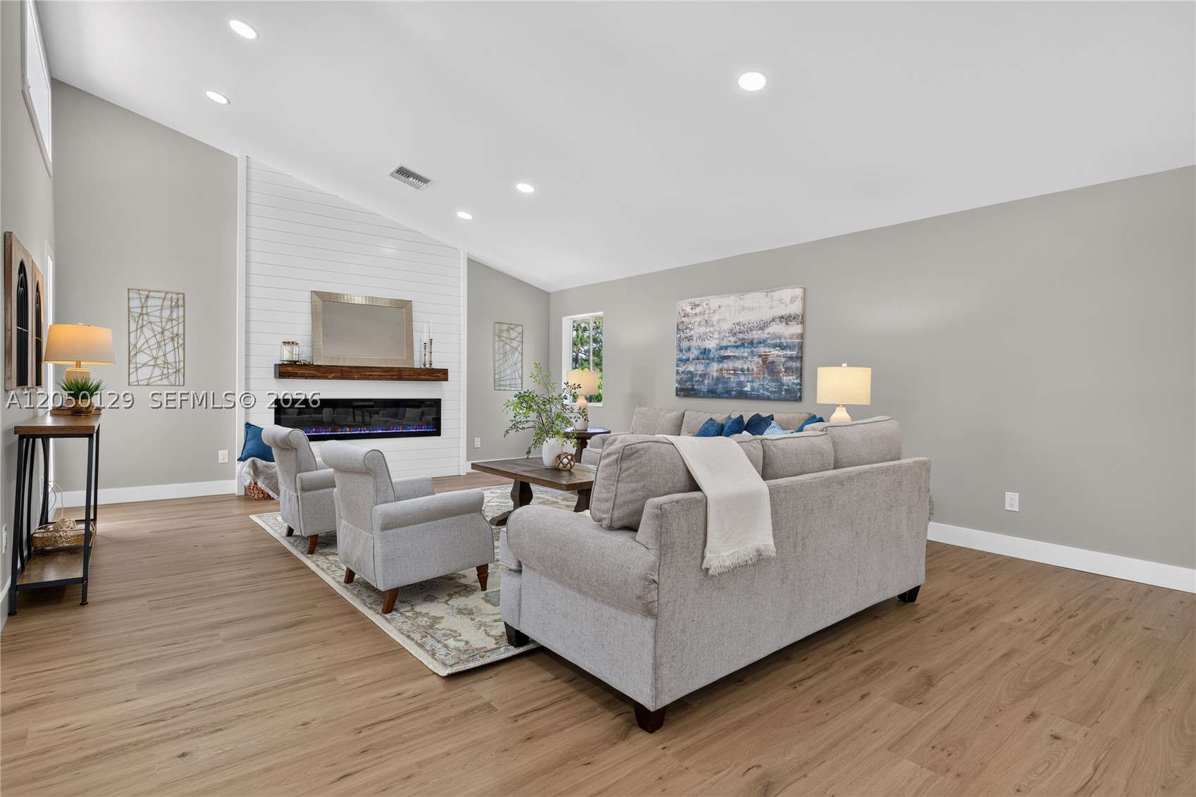 MID-RIVERS YACHT AND COUN - Residential
