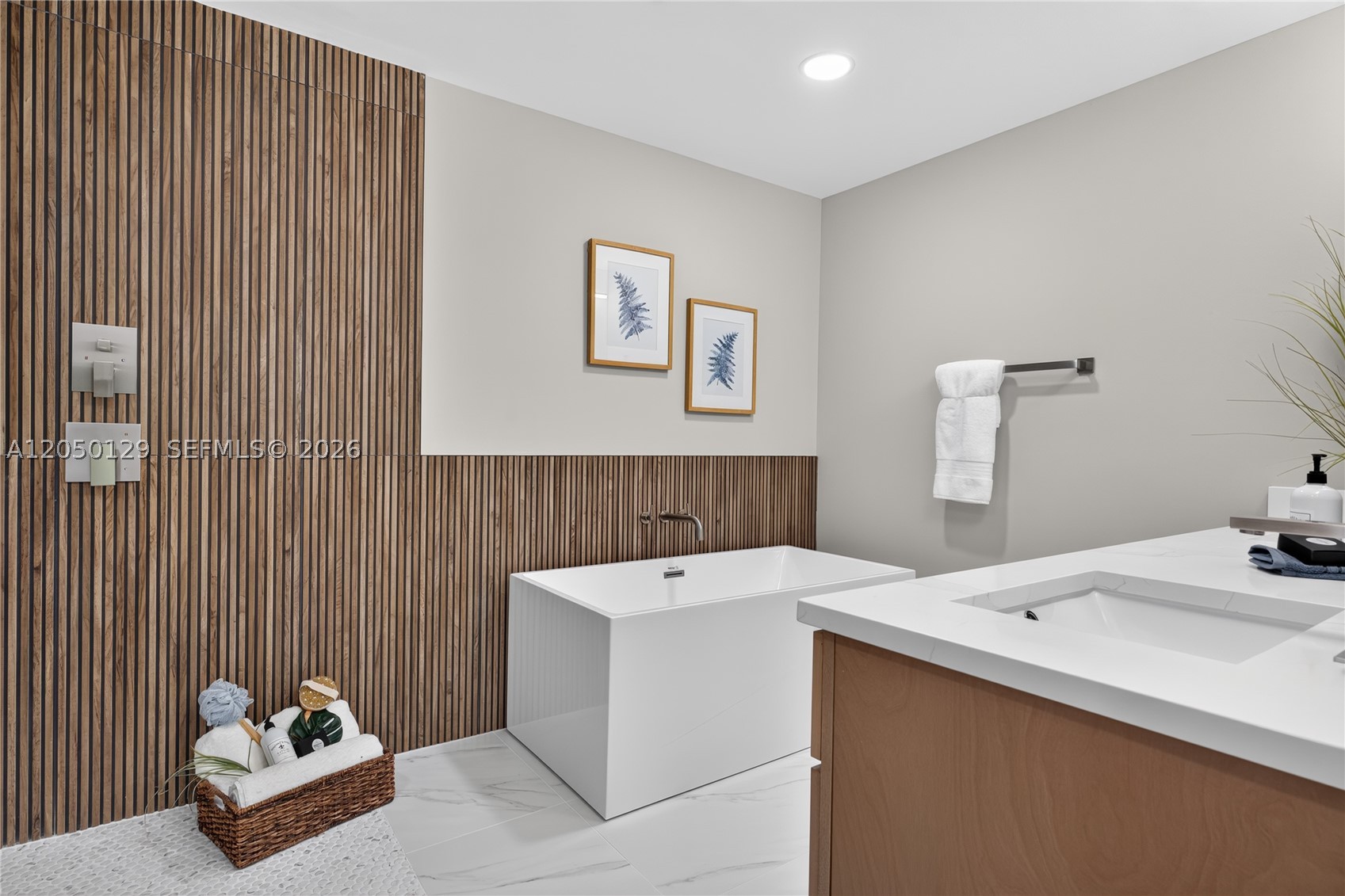 MID-RIVERS YACHT AND COUN - Residential