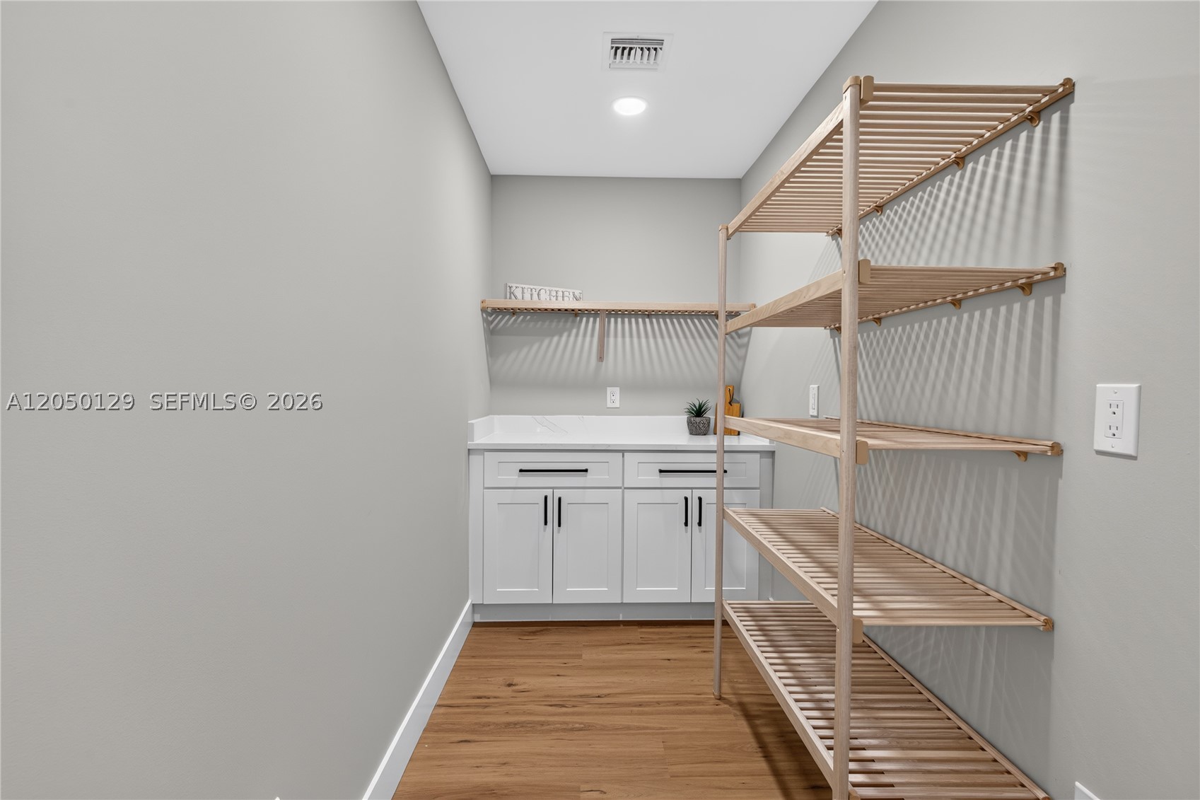 MID-RIVERS YACHT AND COUN - Residential