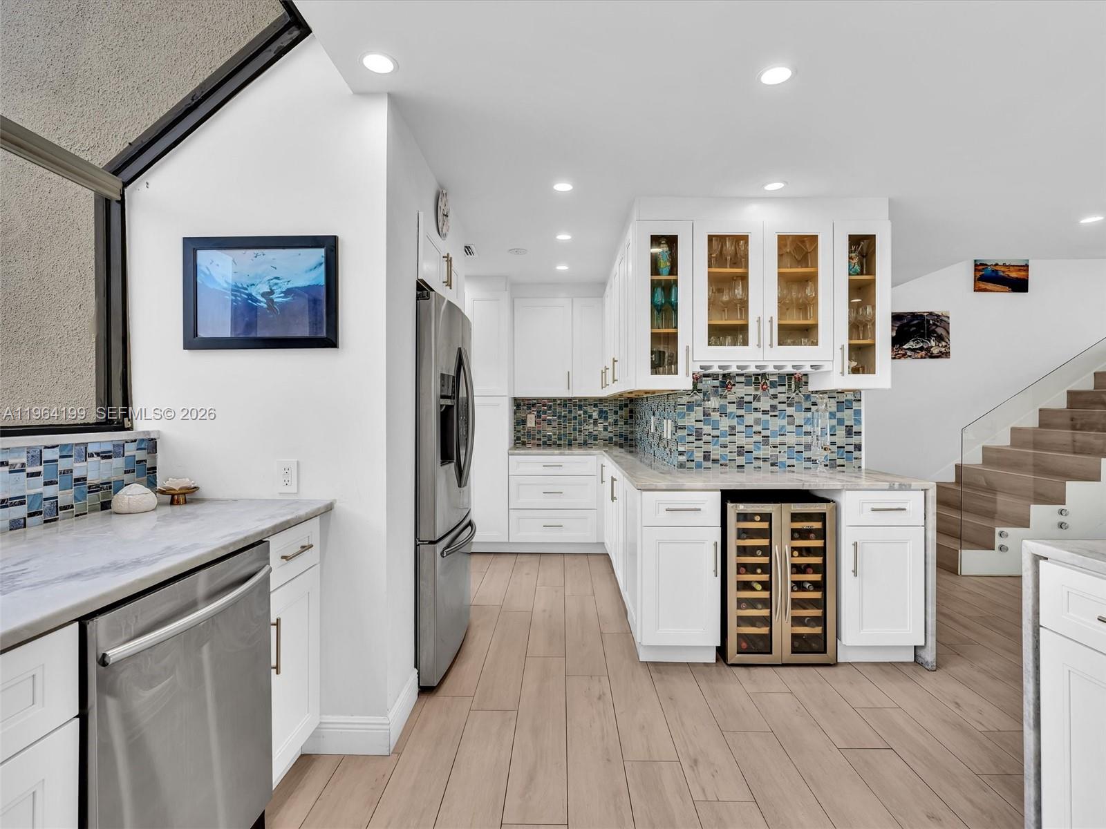 PORTSIDE YACHT CLUB - Residential