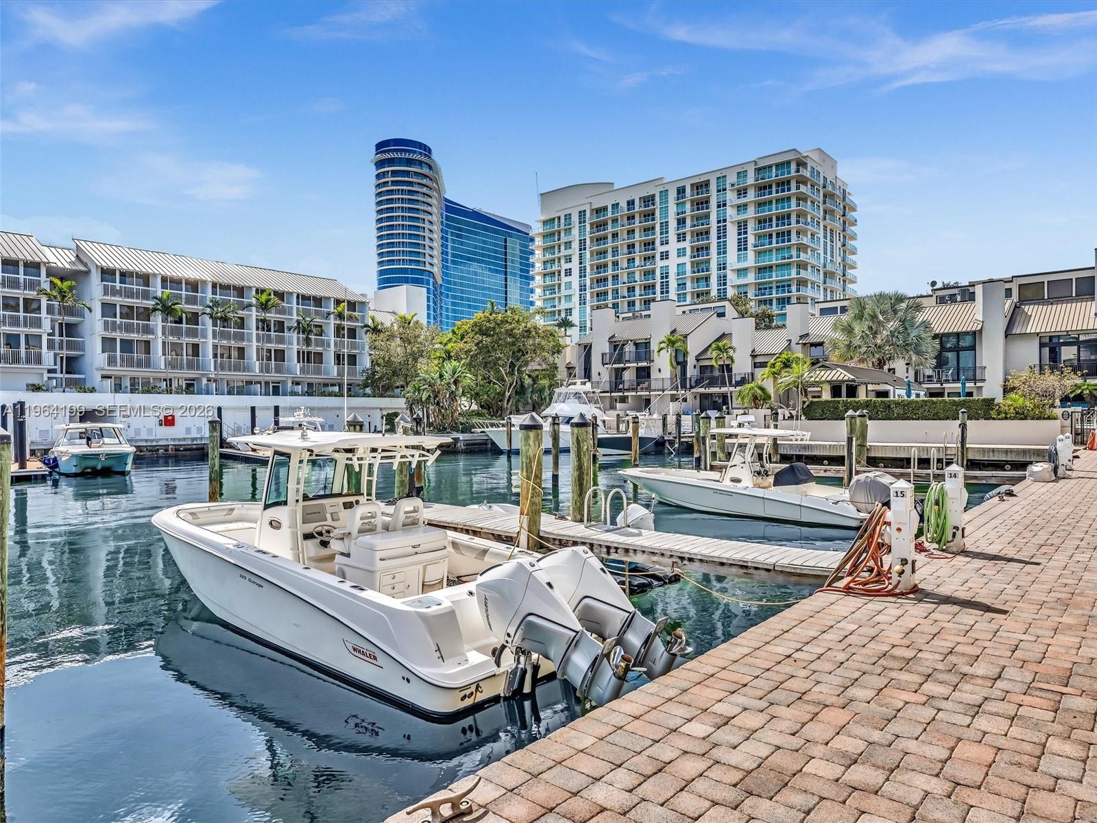 PORTSIDE YACHT CLUB - Residential