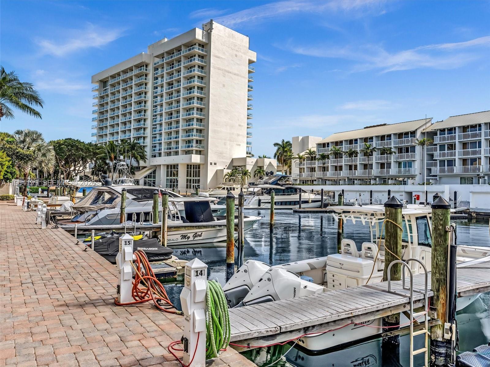 PORTSIDE YACHT CLUB - Residential