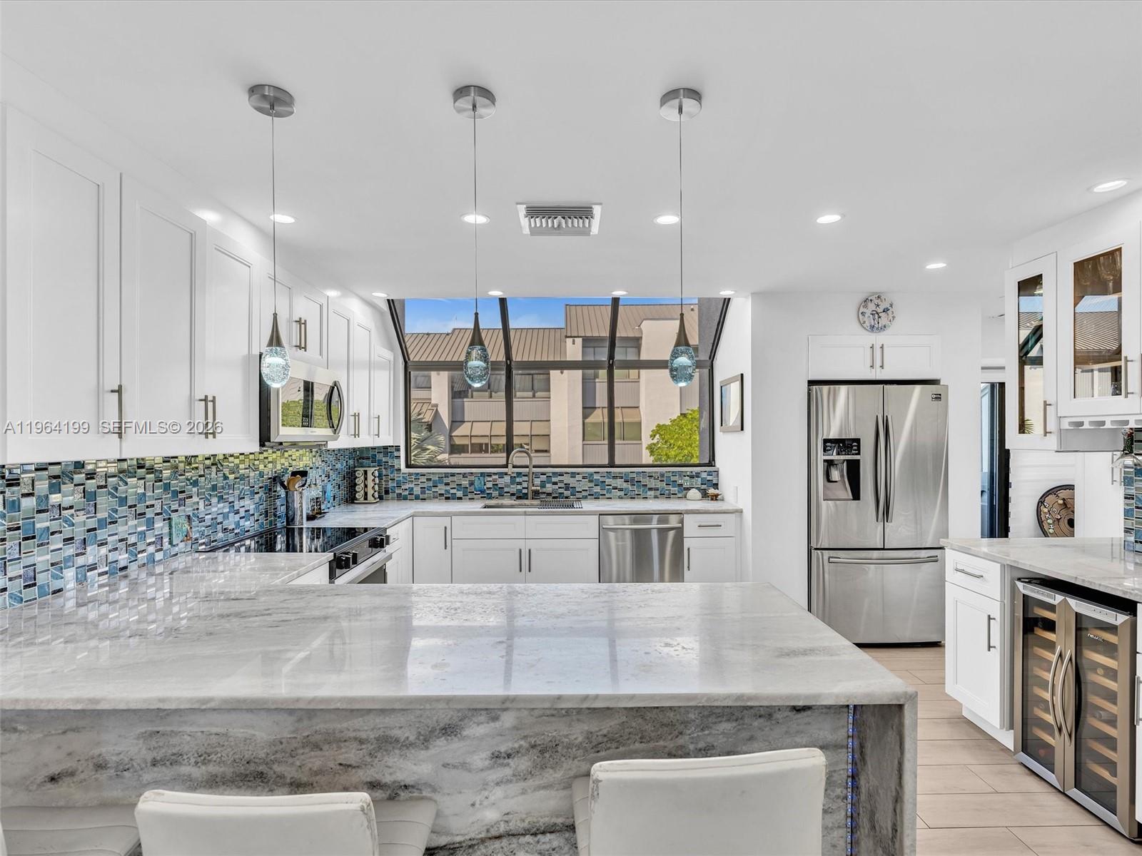 PORTSIDE YACHT CLUB - Residential