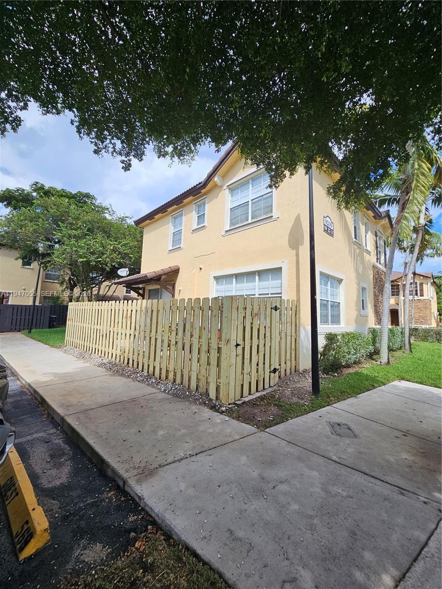 THE SHORES CONDO NO 2 - Residential