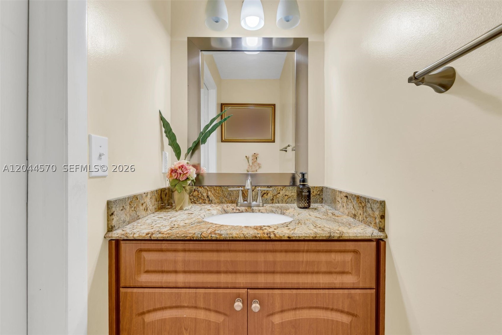 PEMBROKE POINTE - Residential