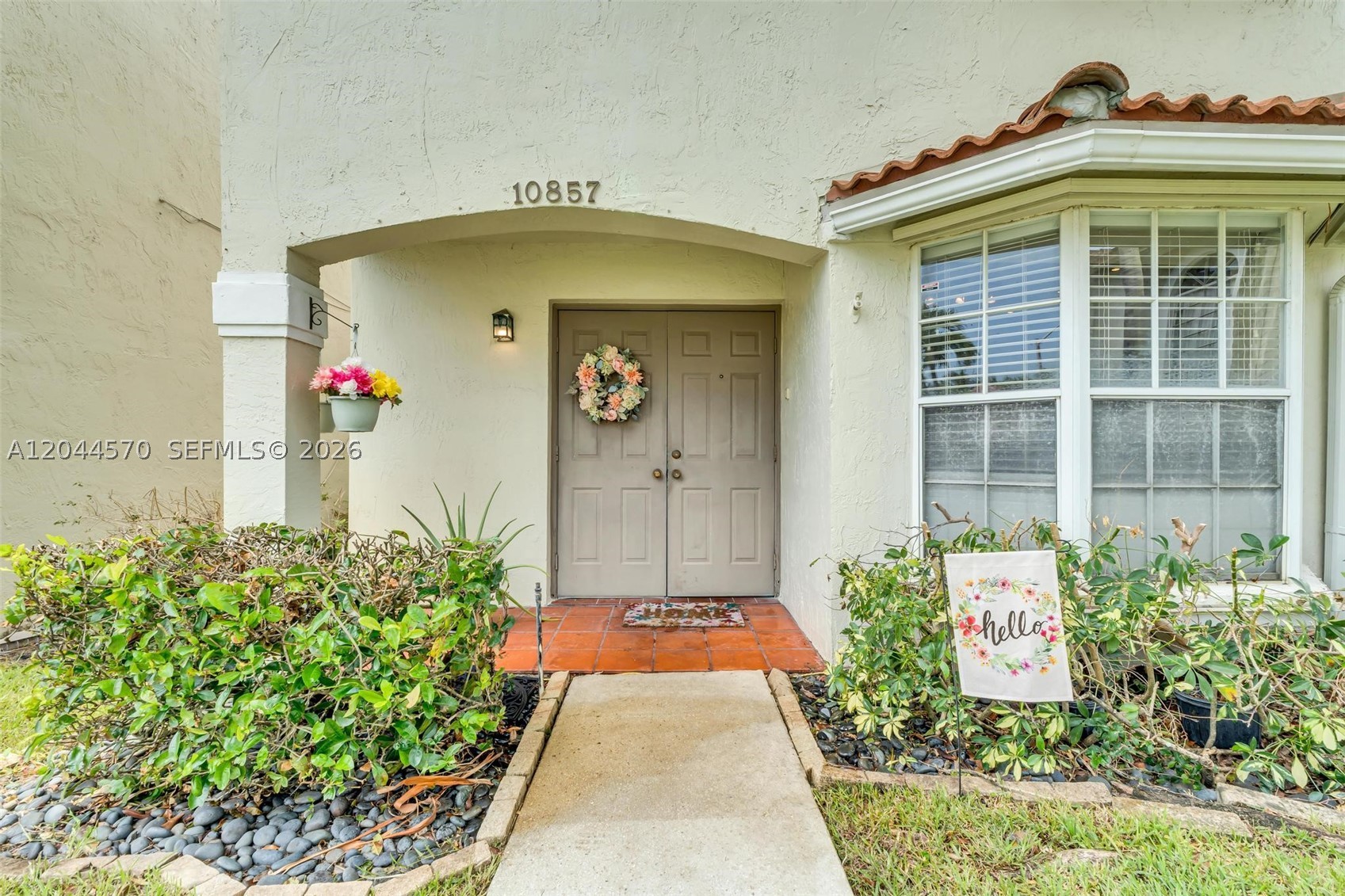 PEMBROKE POINTE - Residential