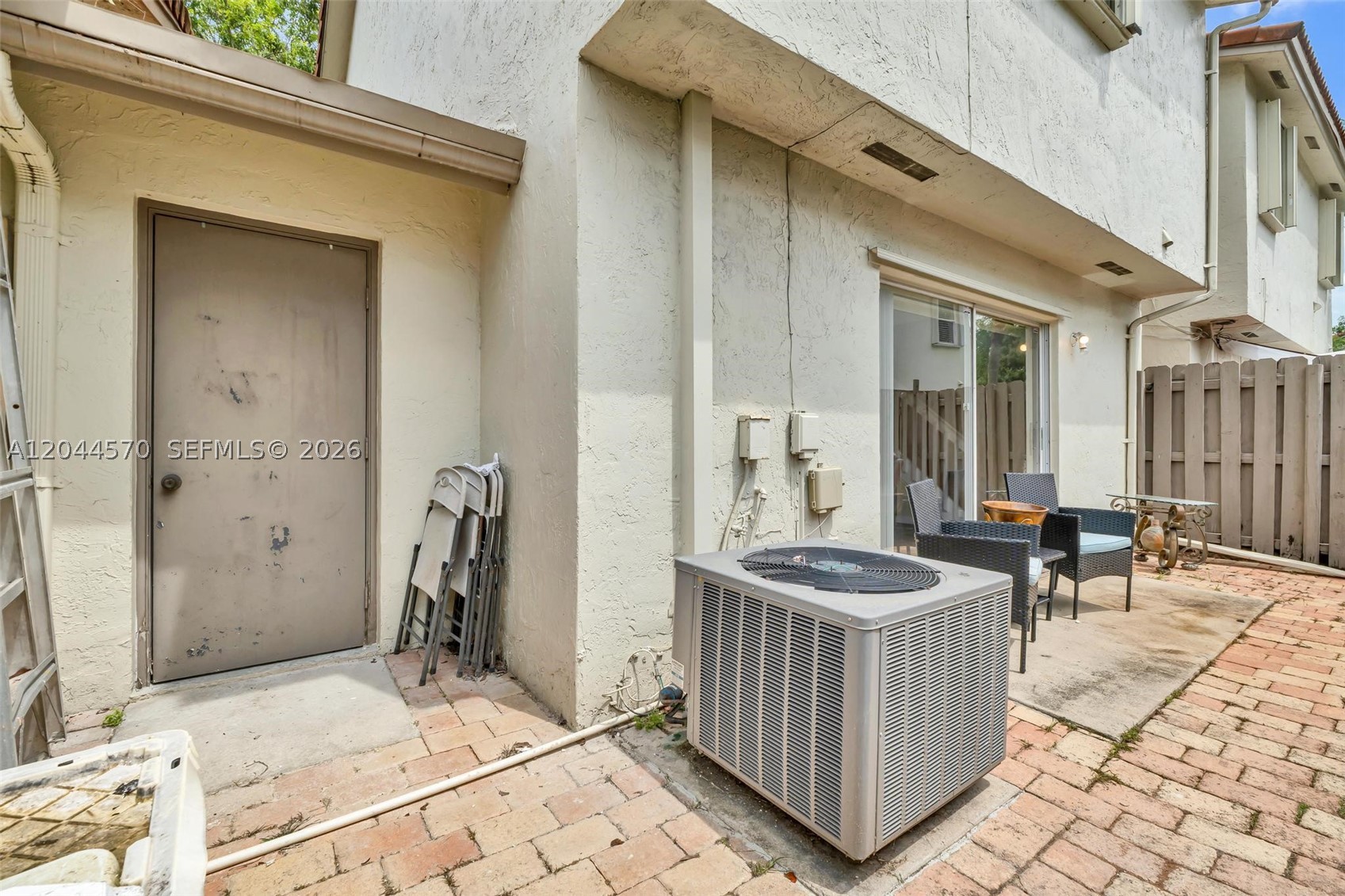 PEMBROKE POINTE - Residential