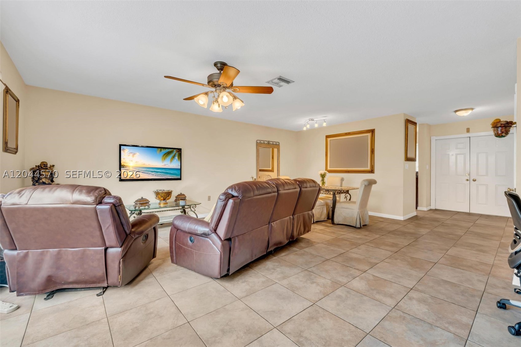 PEMBROKE POINTE - Residential