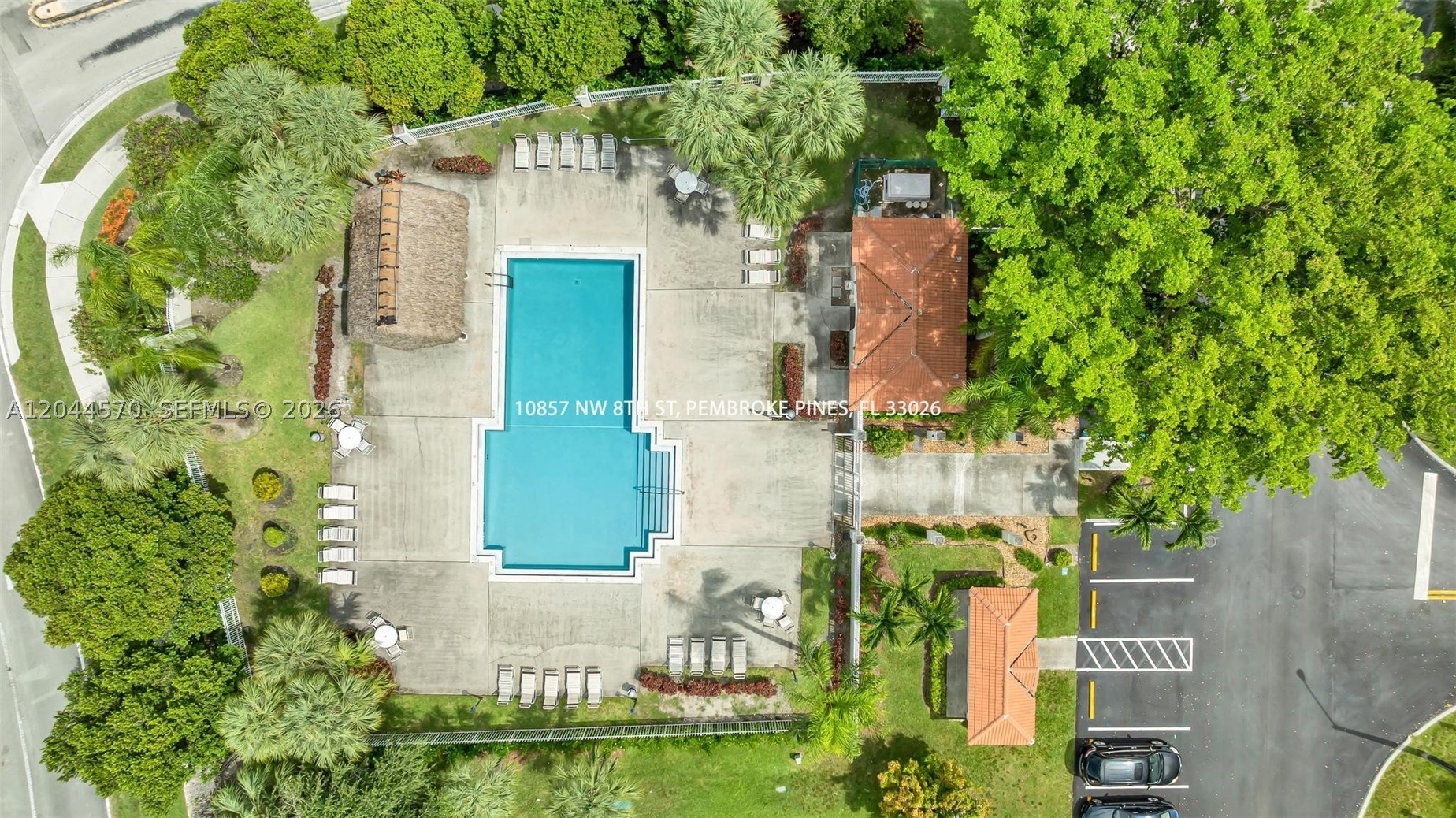 PEMBROKE POINTE - Residential