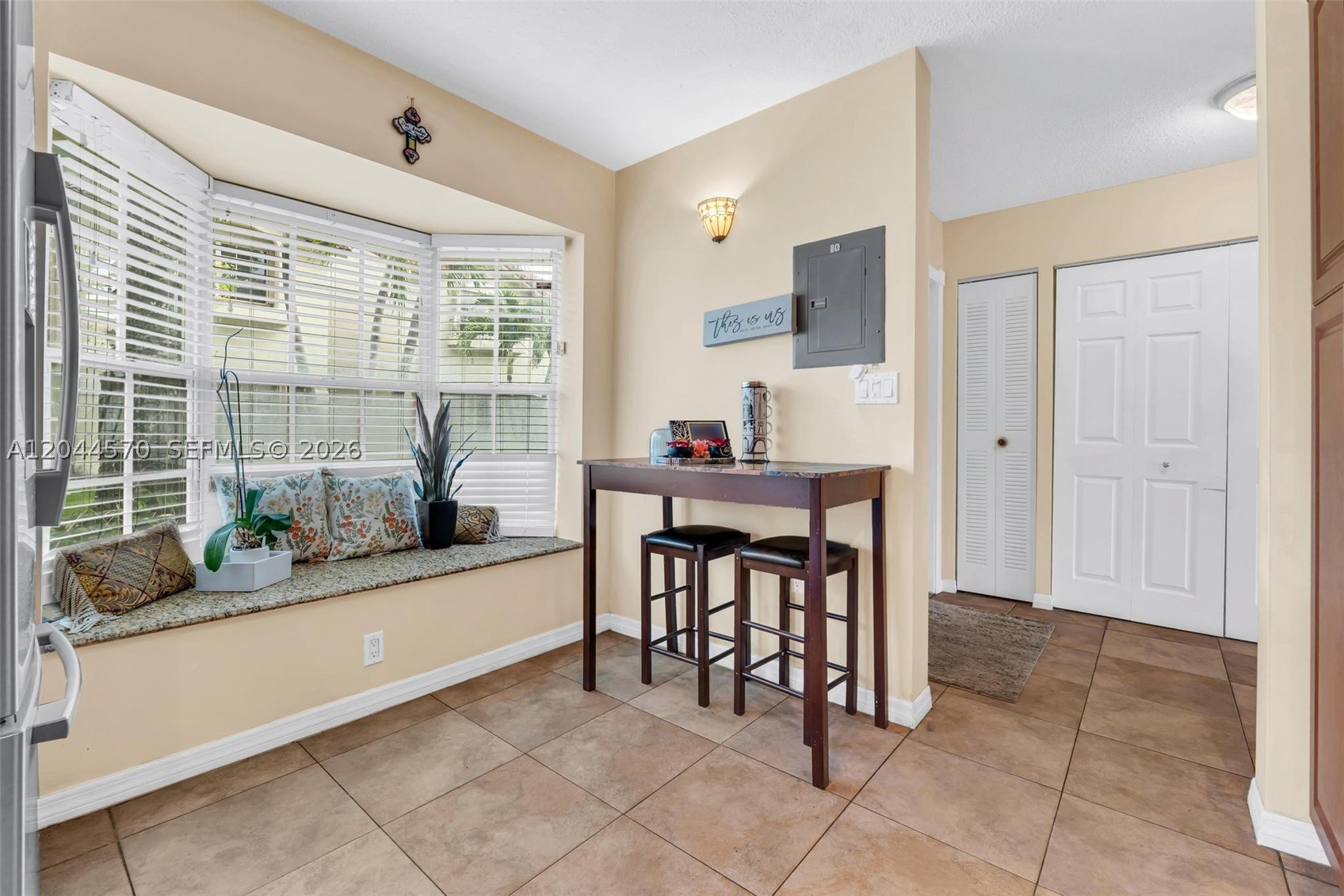 PEMBROKE POINTE - Residential
