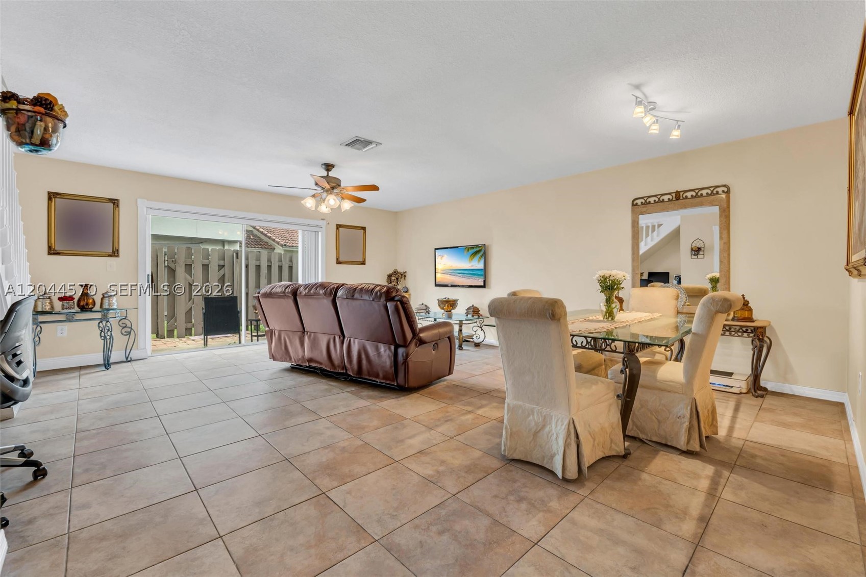 PEMBROKE POINTE - Residential