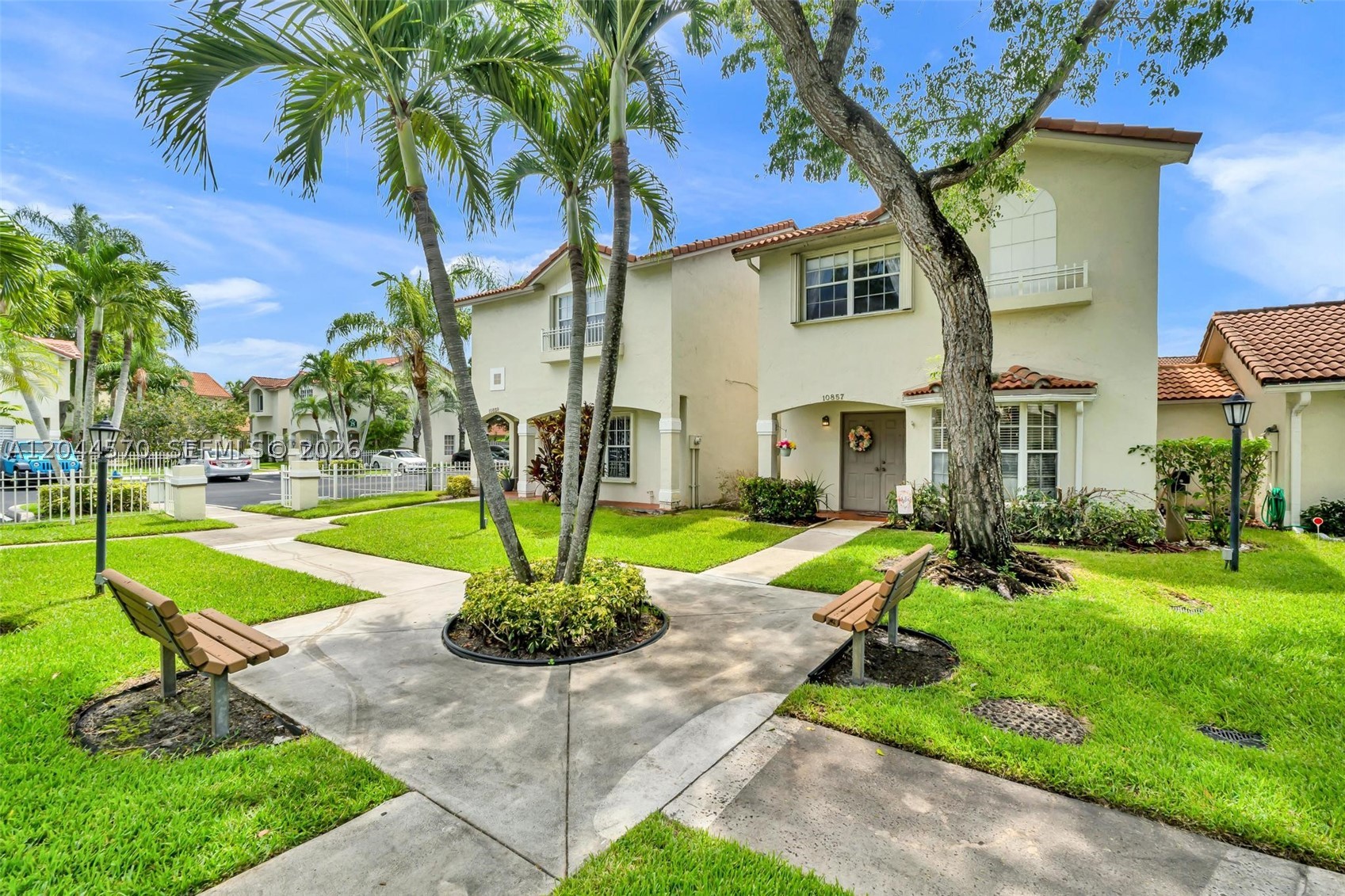 PEMBROKE POINTE - Residential