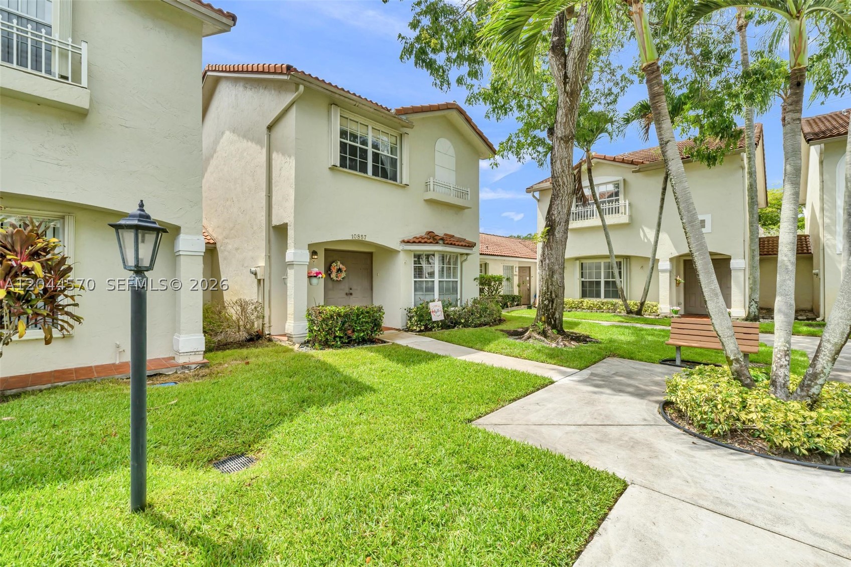 PEMBROKE POINTE - Residential